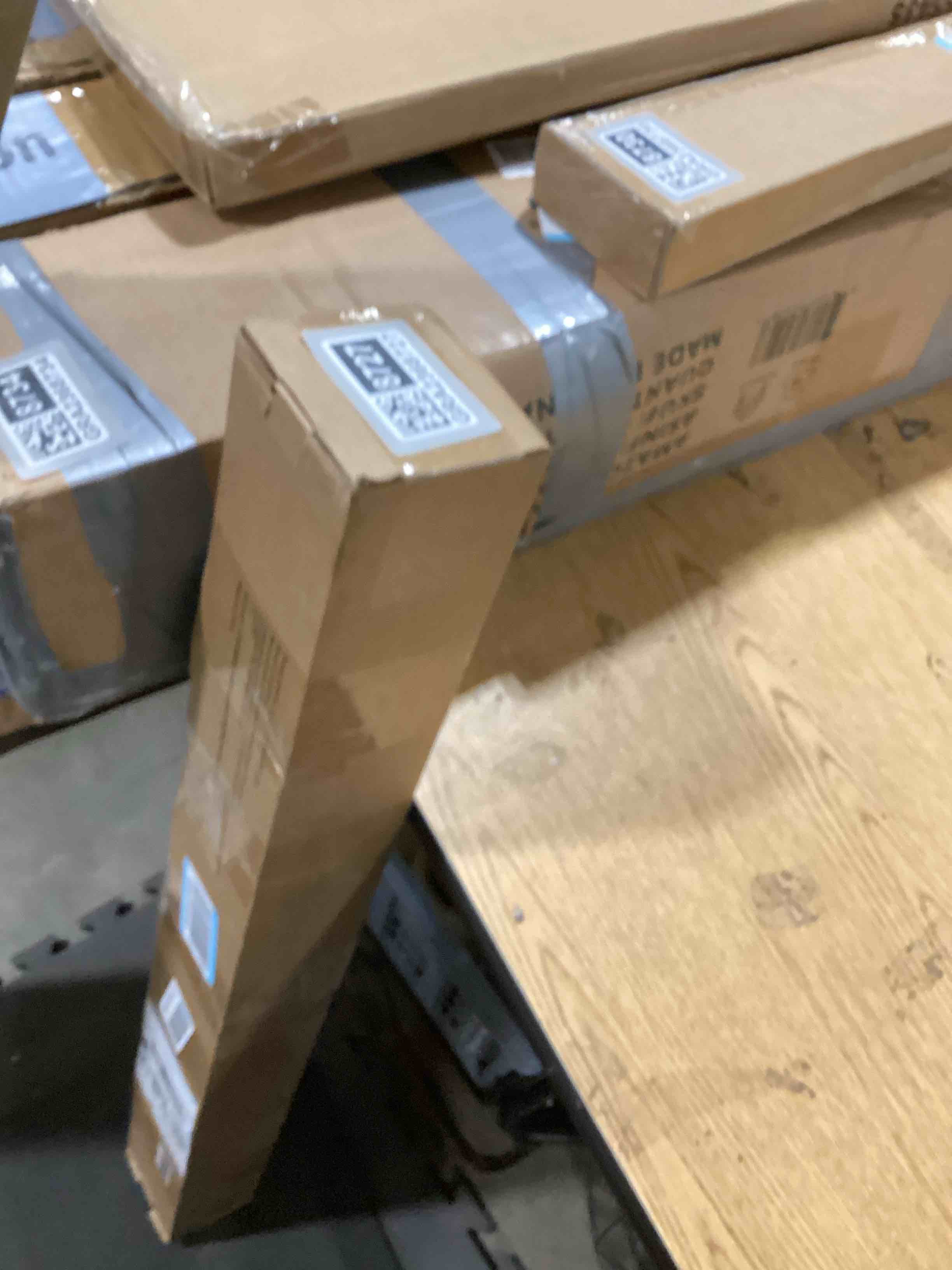 https://s3.amazonaws.com/lotting-images-prod/bidfta/GRA2368727_1756207927134.jpeg