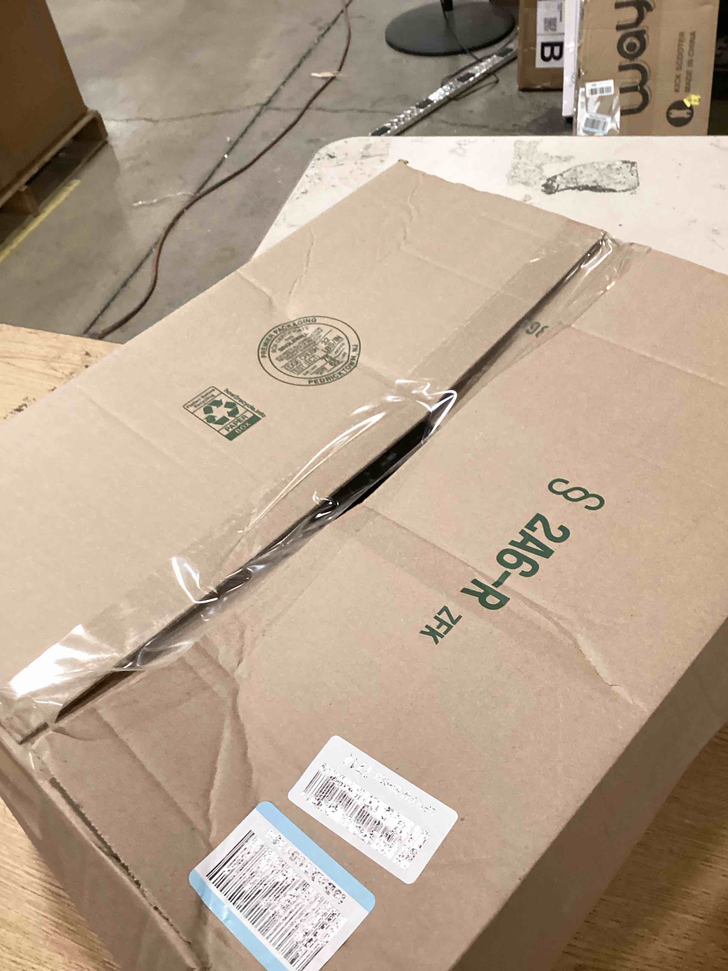 https://s3.amazonaws.com/lotting-images-prod/bidfta/GRA2368763_1756211531870.jpeg