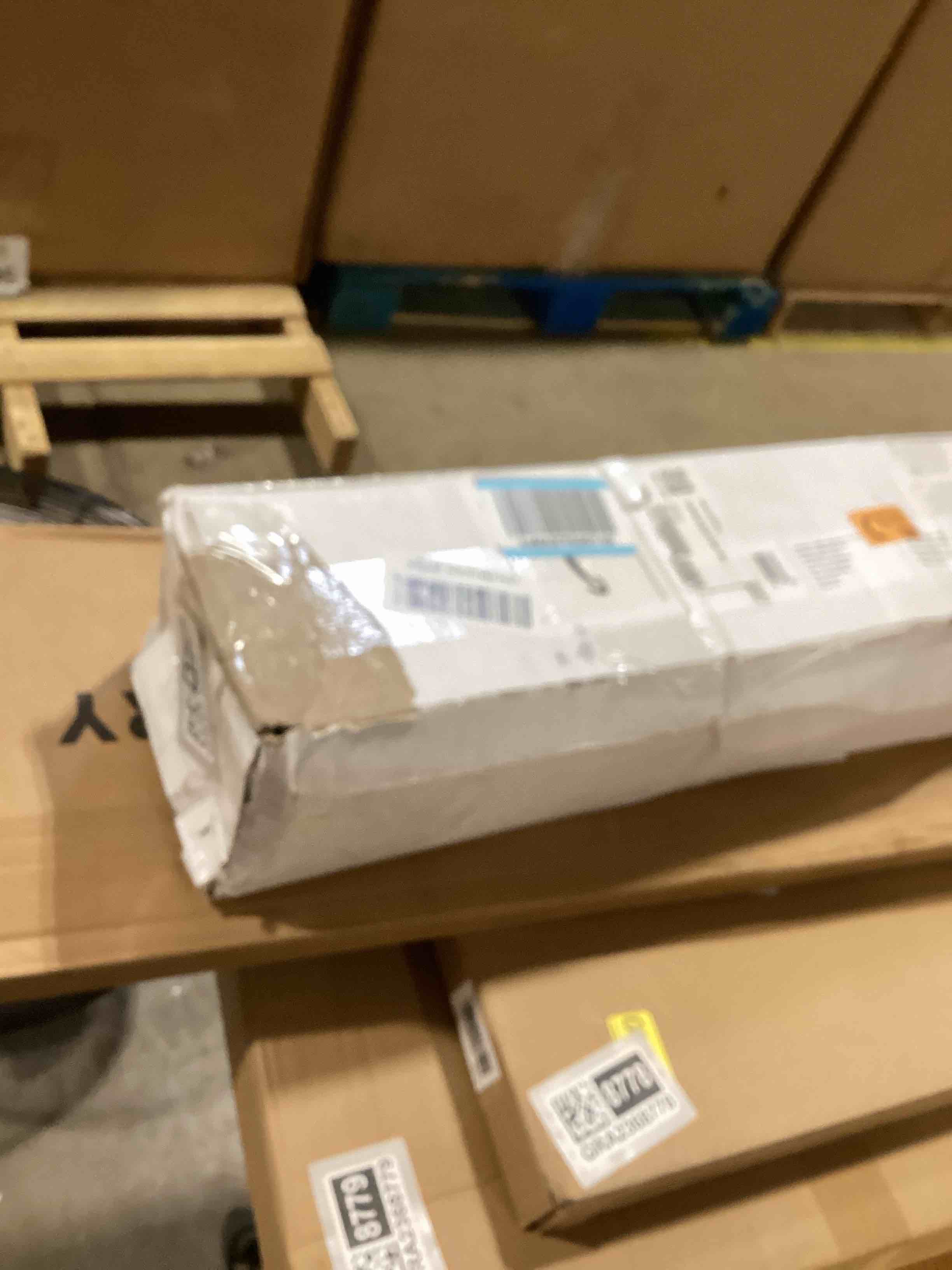 https://s3.amazonaws.com/lotting-images-prod/bidfta/GRA2368776_1756212094767.jpeg