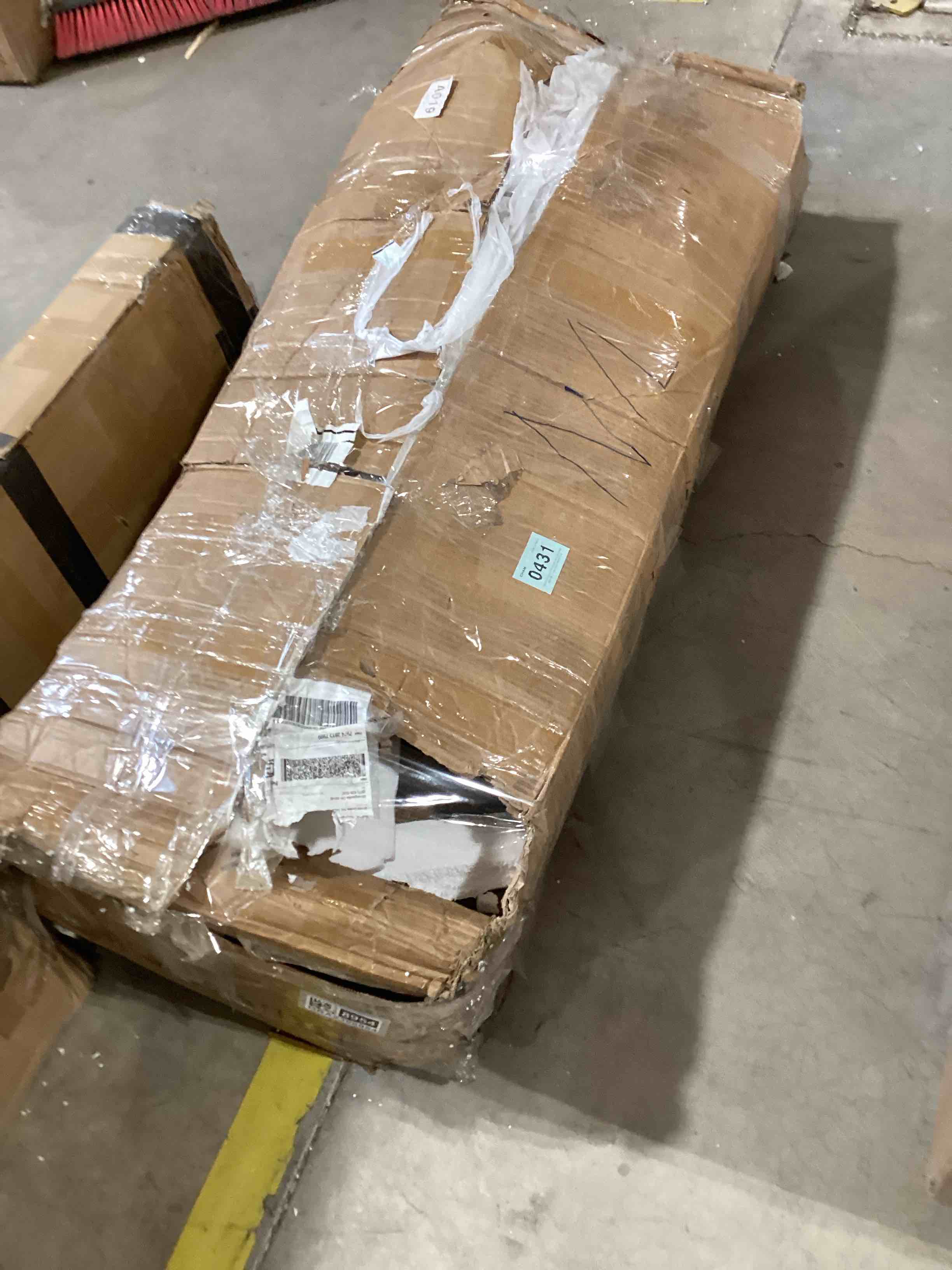 https://s3.amazonaws.com/lotting-images-prod/bidfta/GRA2368954_1756236053023.jpeg