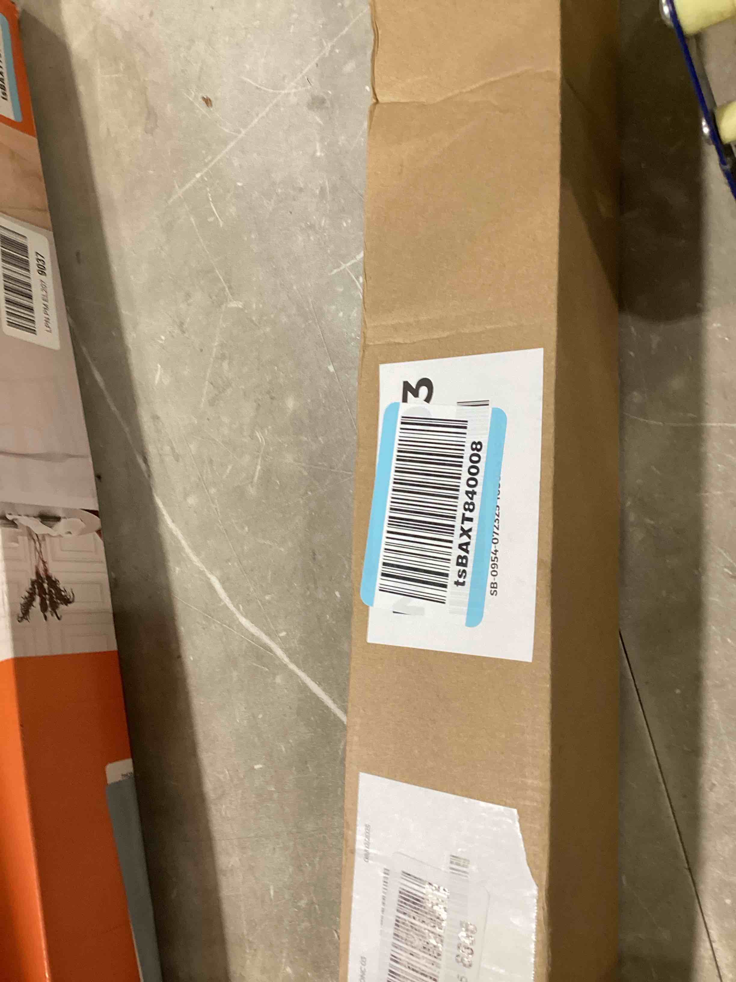 https://s3.amazonaws.com/lotting-images-prod/bidfta/GRA2372636_1756302338660.jpeg