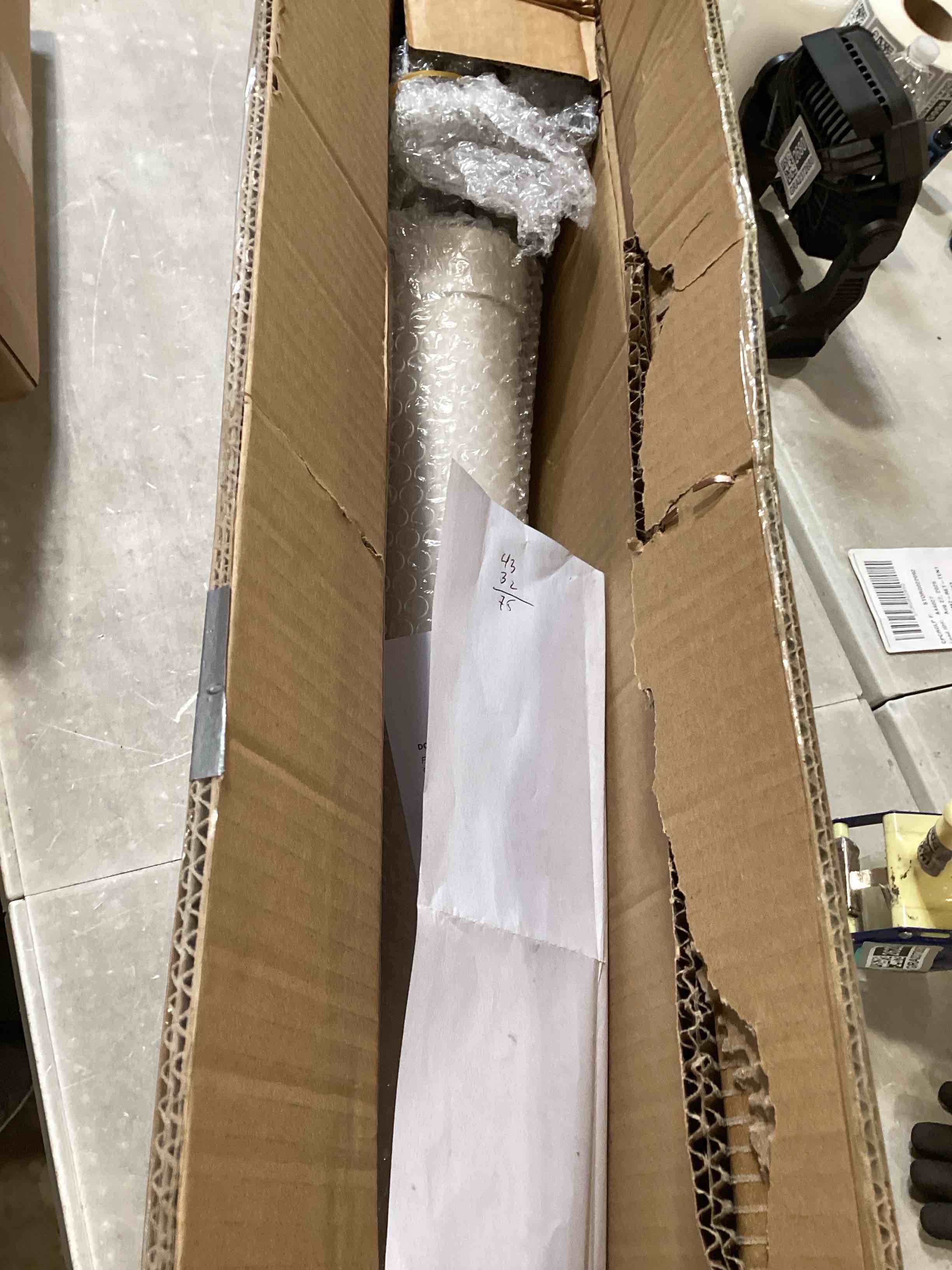 https://s3.amazonaws.com/lotting-images-prod/bidfta/GRA2372755_1756321771725.jpeg