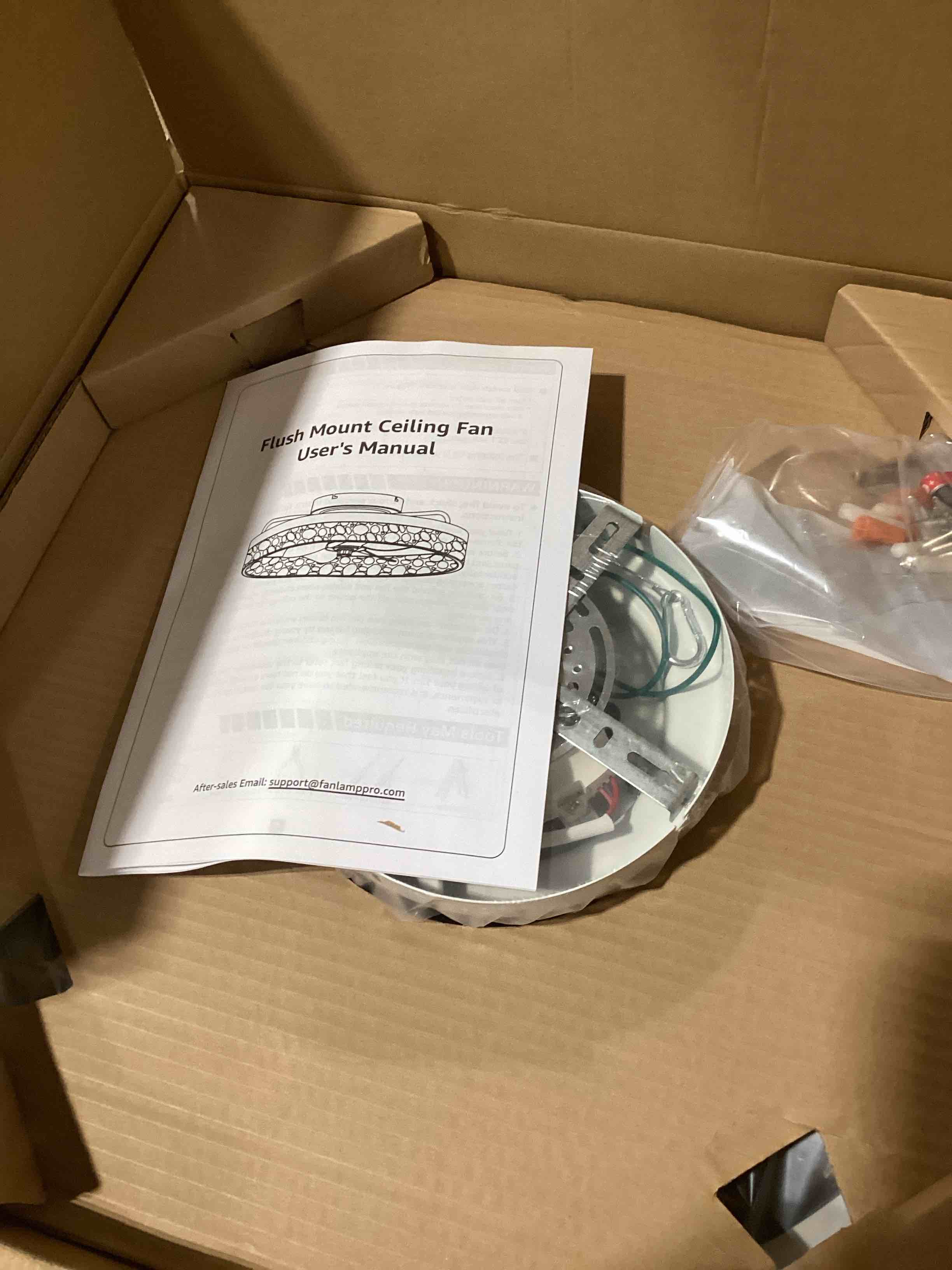 https://s3.amazonaws.com/lotting-images-prod/bidfta/GRA2372762_1756379701427.jpeg