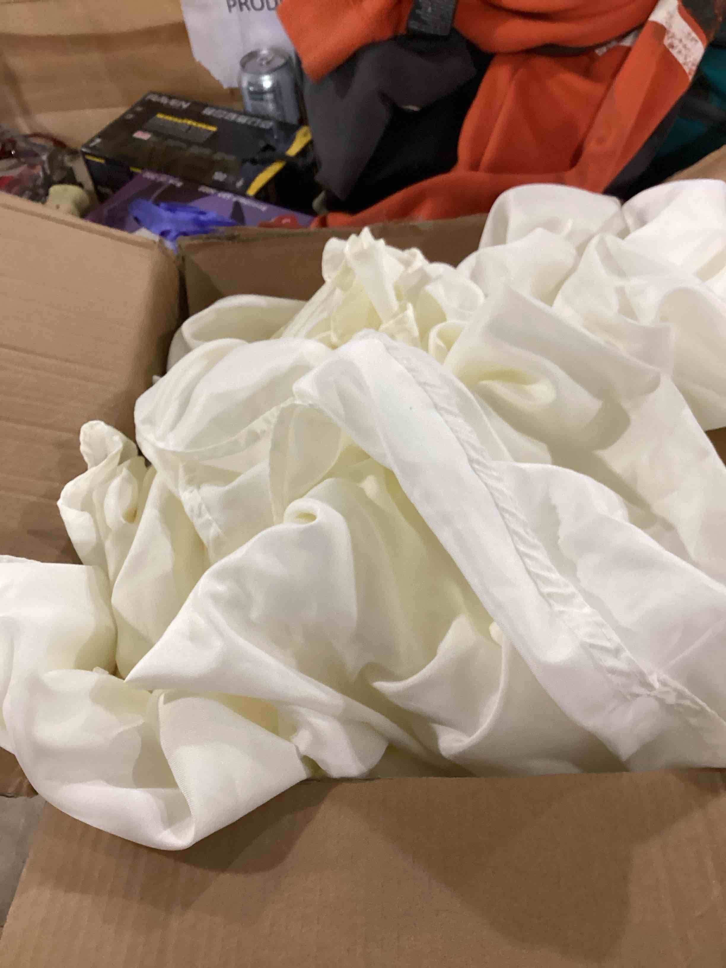 Condition photo showing Good Condition for (similar to)Round Tablecloths 2 Pack Ivory Tablecloth Linen Polyester Table Clothes Cover for Dining Table Banquets Buffet Parties and Wedding