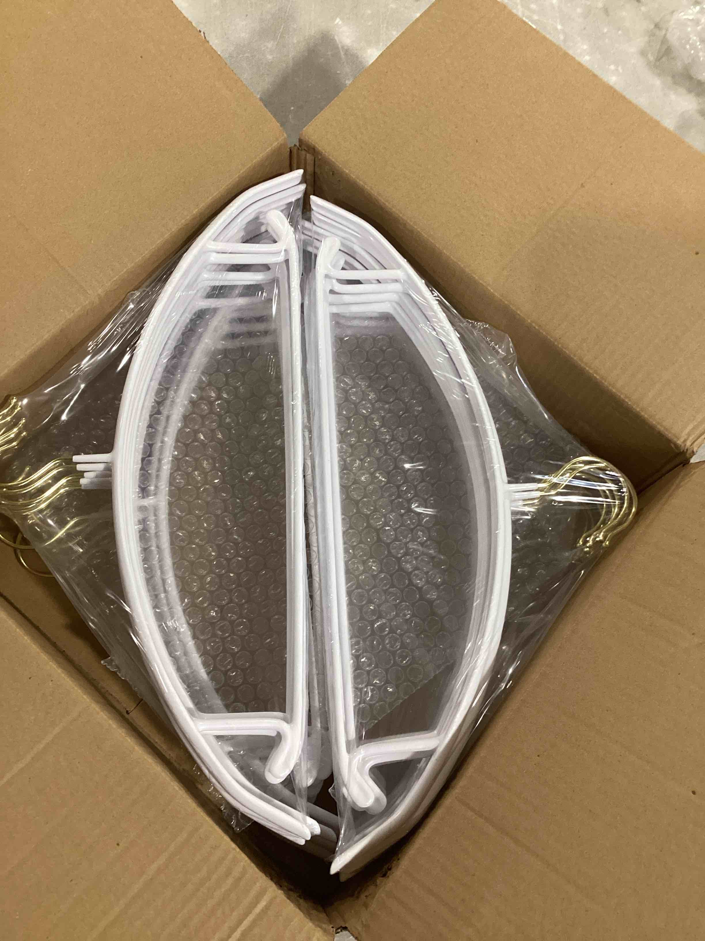https://s3.amazonaws.com/lotting-images-prod/bidfta/GRA2374149_1756144685180.jpeg