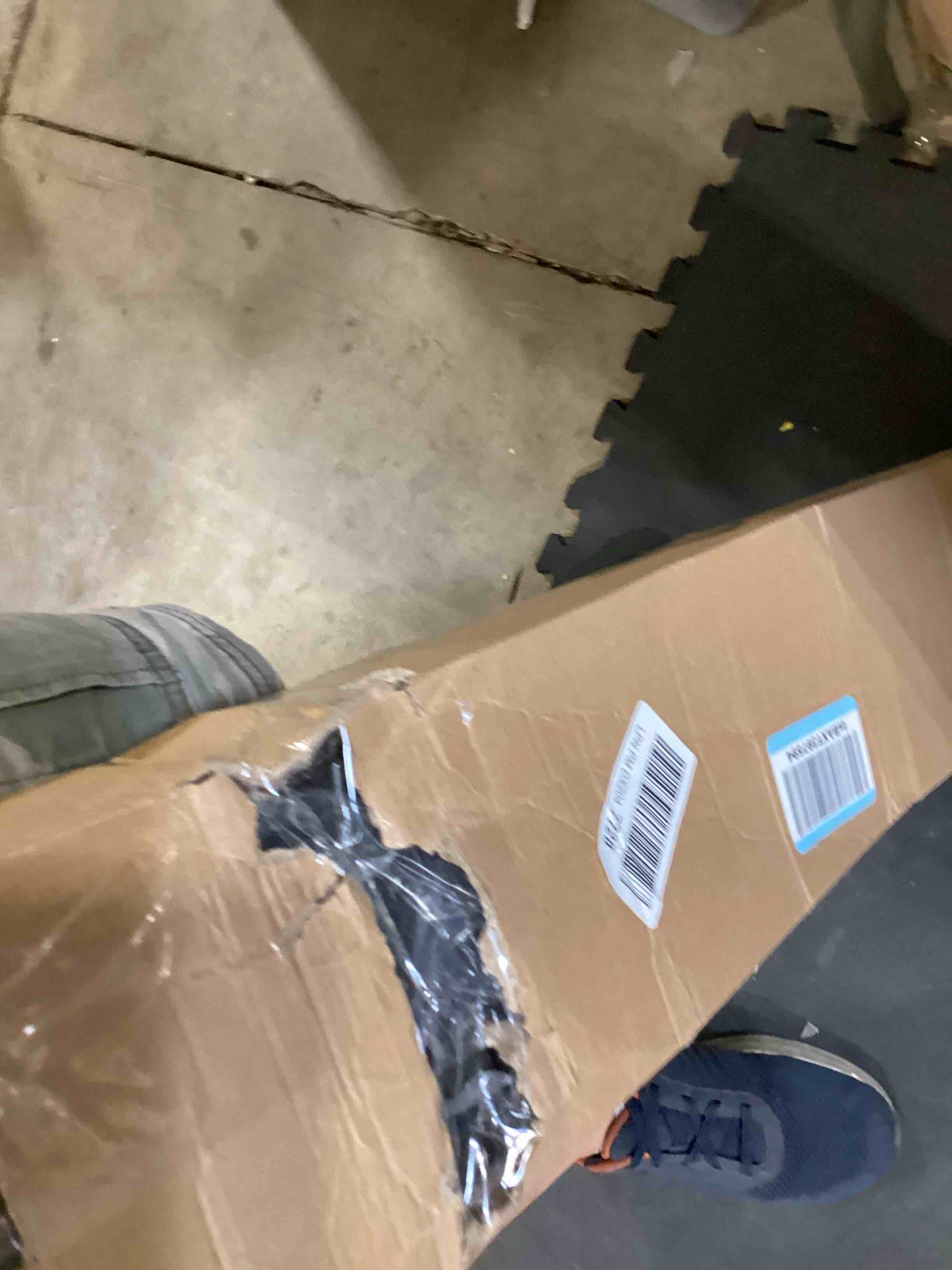 https://s3.amazonaws.com/lotting-images-prod/bidfta/GRA2374179_1756148582704.jpeg