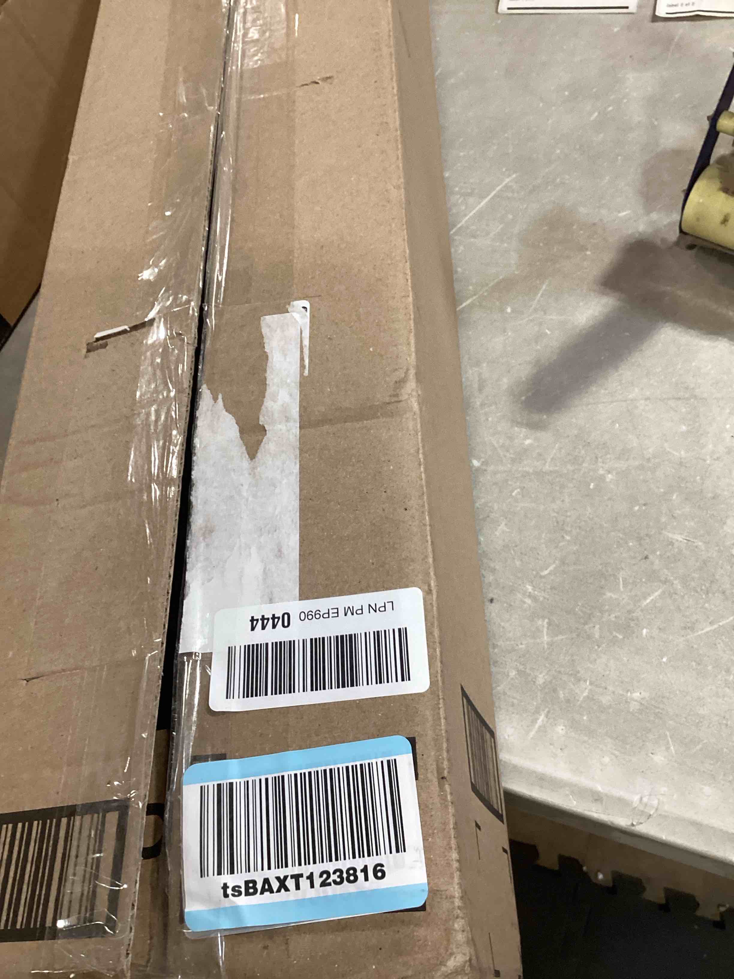 https://s3.amazonaws.com/lotting-images-prod/bidfta/GRA2374264_1756212624069.jpeg