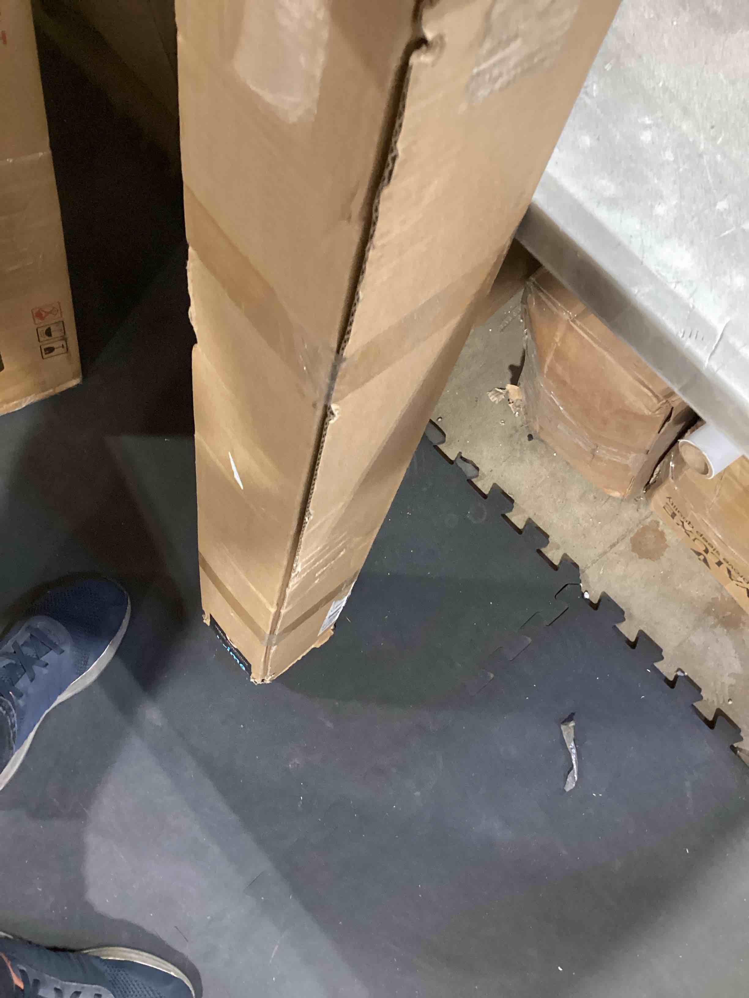https://s3.amazonaws.com/lotting-images-prod/bidfta/GRA2374275_1756215184294.jpeg