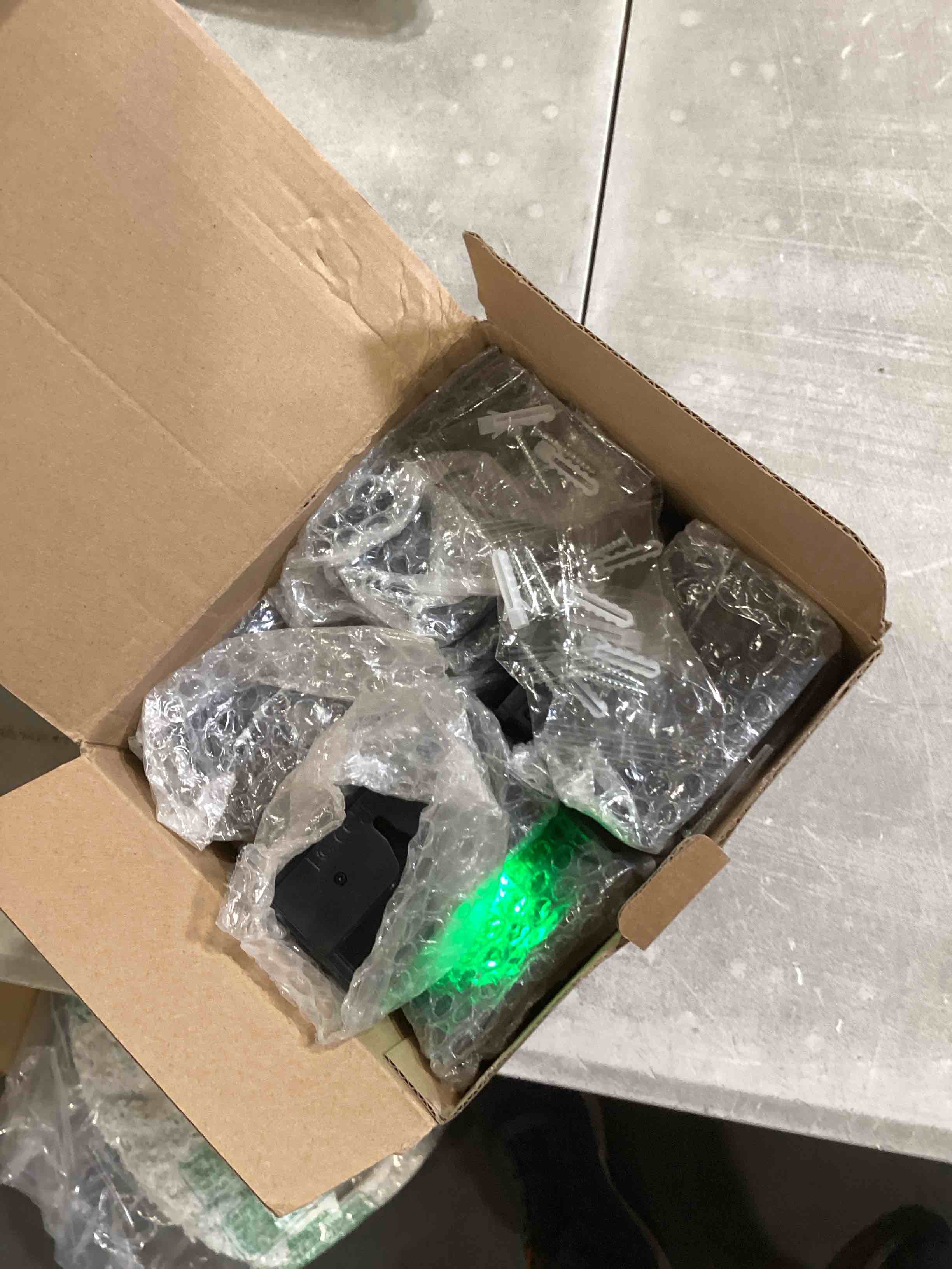 https://s3.amazonaws.com/lotting-images-prod/bidfta/GRA2374368_1756229931514.jpeg