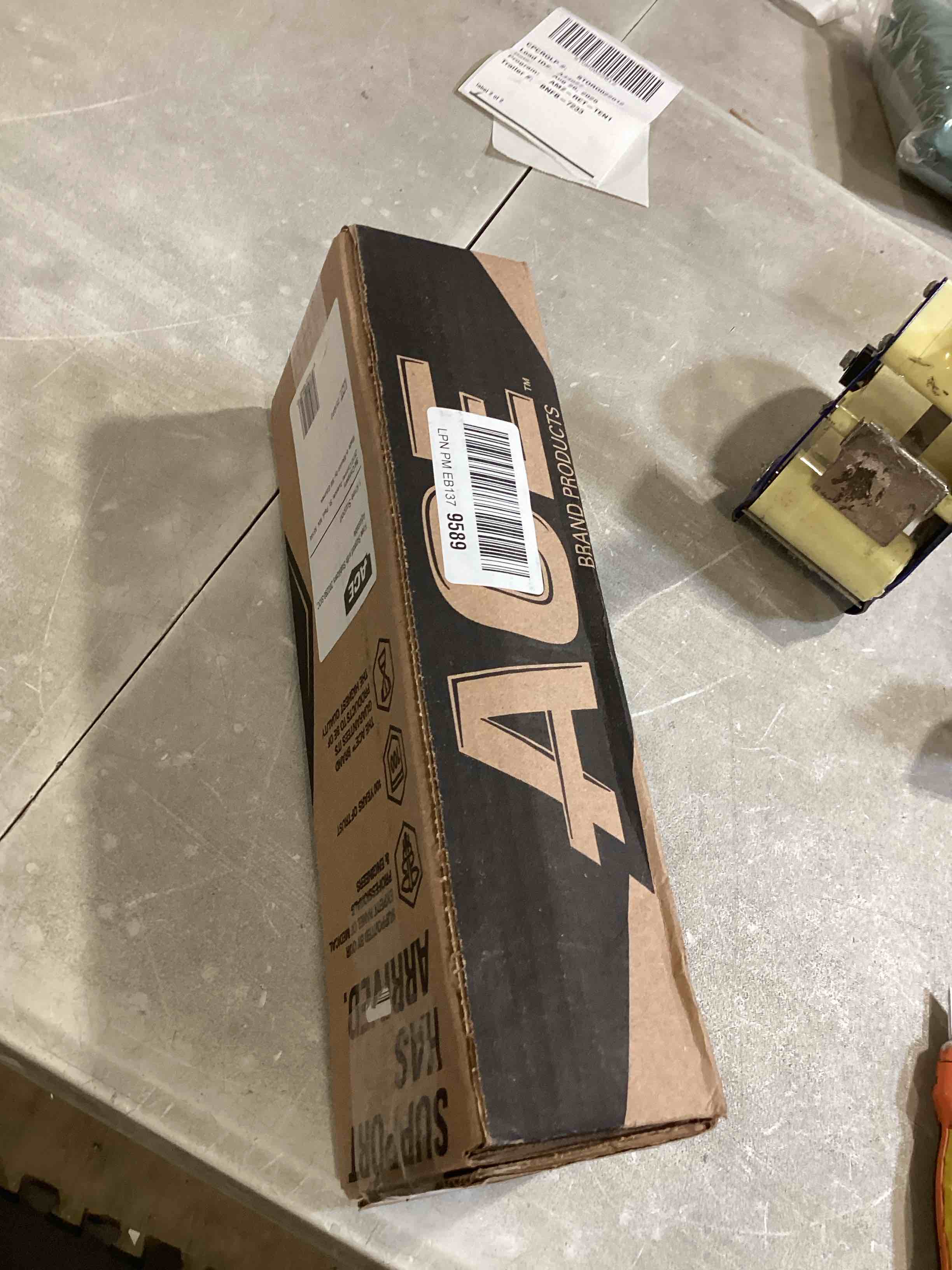 https://s3.amazonaws.com/lotting-images-prod/bidfta/GRA2374419_1756234743607.jpeg