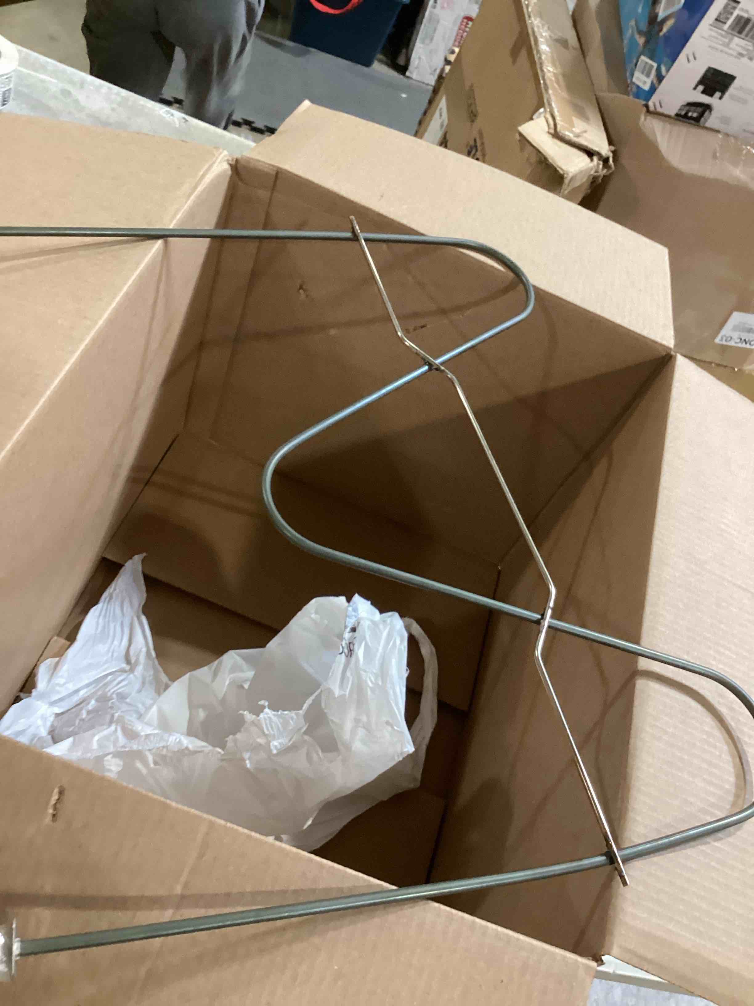 https://s3.amazonaws.com/lotting-images-prod/bidfta/GRA2374526_1756305842146.jpeg