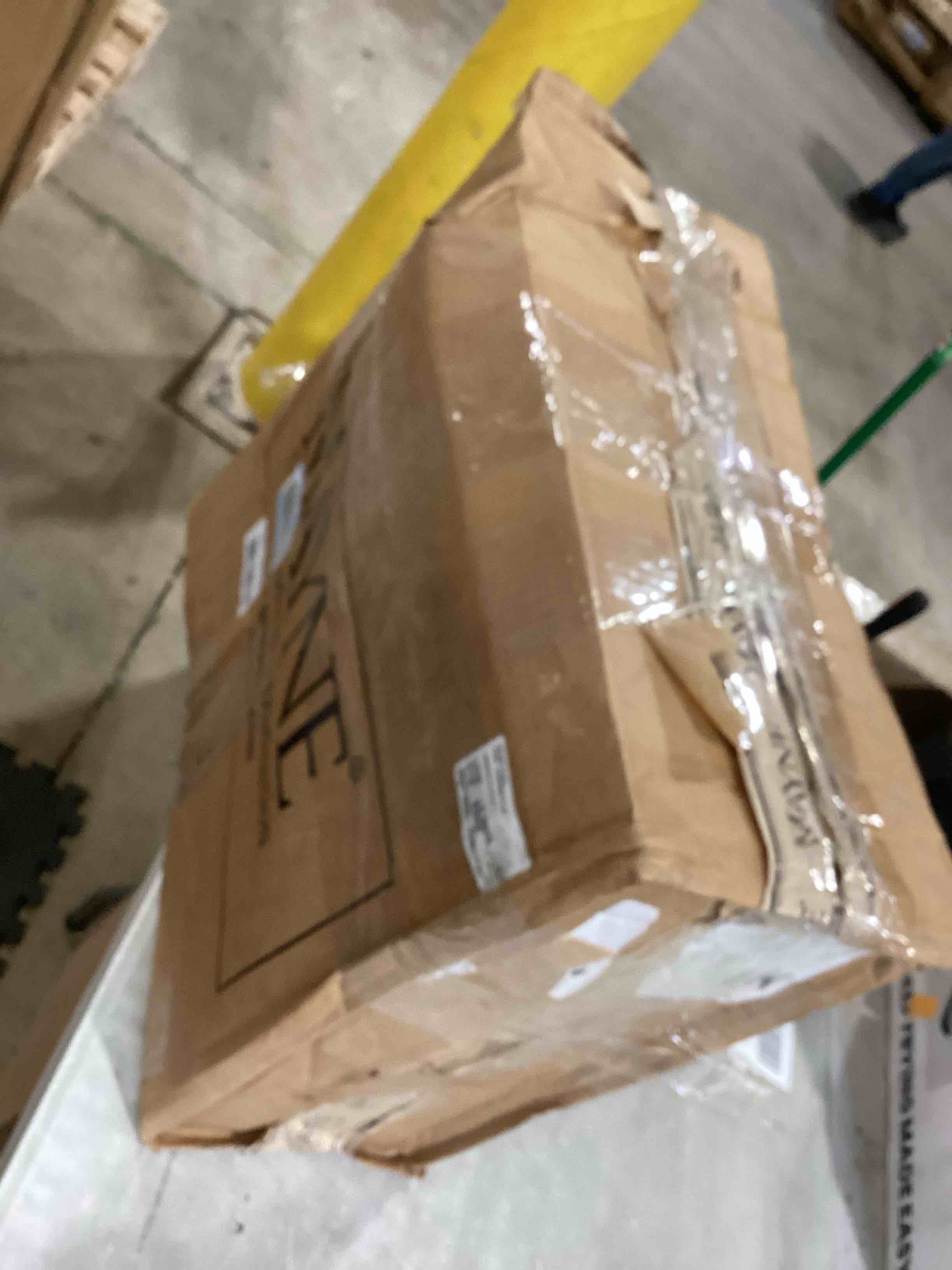 https://s3.amazonaws.com/lotting-images-prod/bidfta/GRA2374705_1756401563128.jpeg