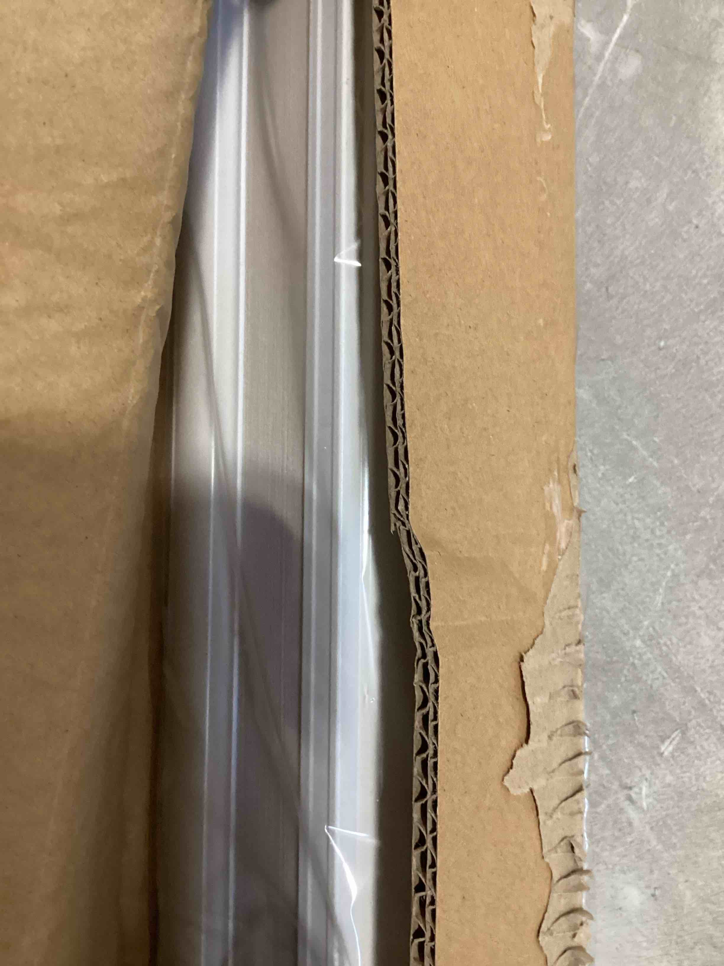 https://s3.amazonaws.com/lotting-images-prod/bidfta/GRA2374852_1756477653178.jpeg
