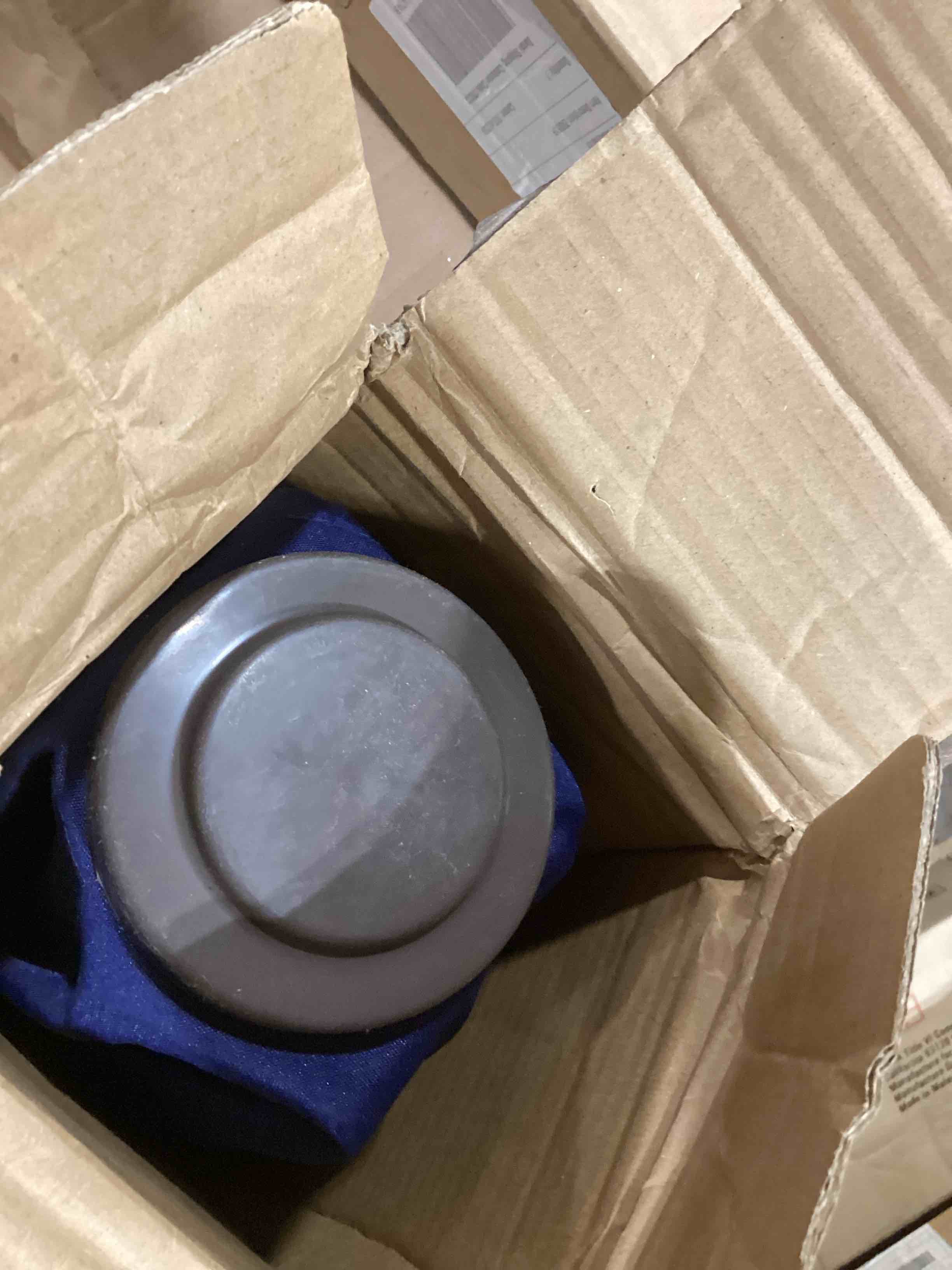 https://s3.amazonaws.com/lotting-images-prod/bidfta/GRA2374931_1756812749864.jpeg