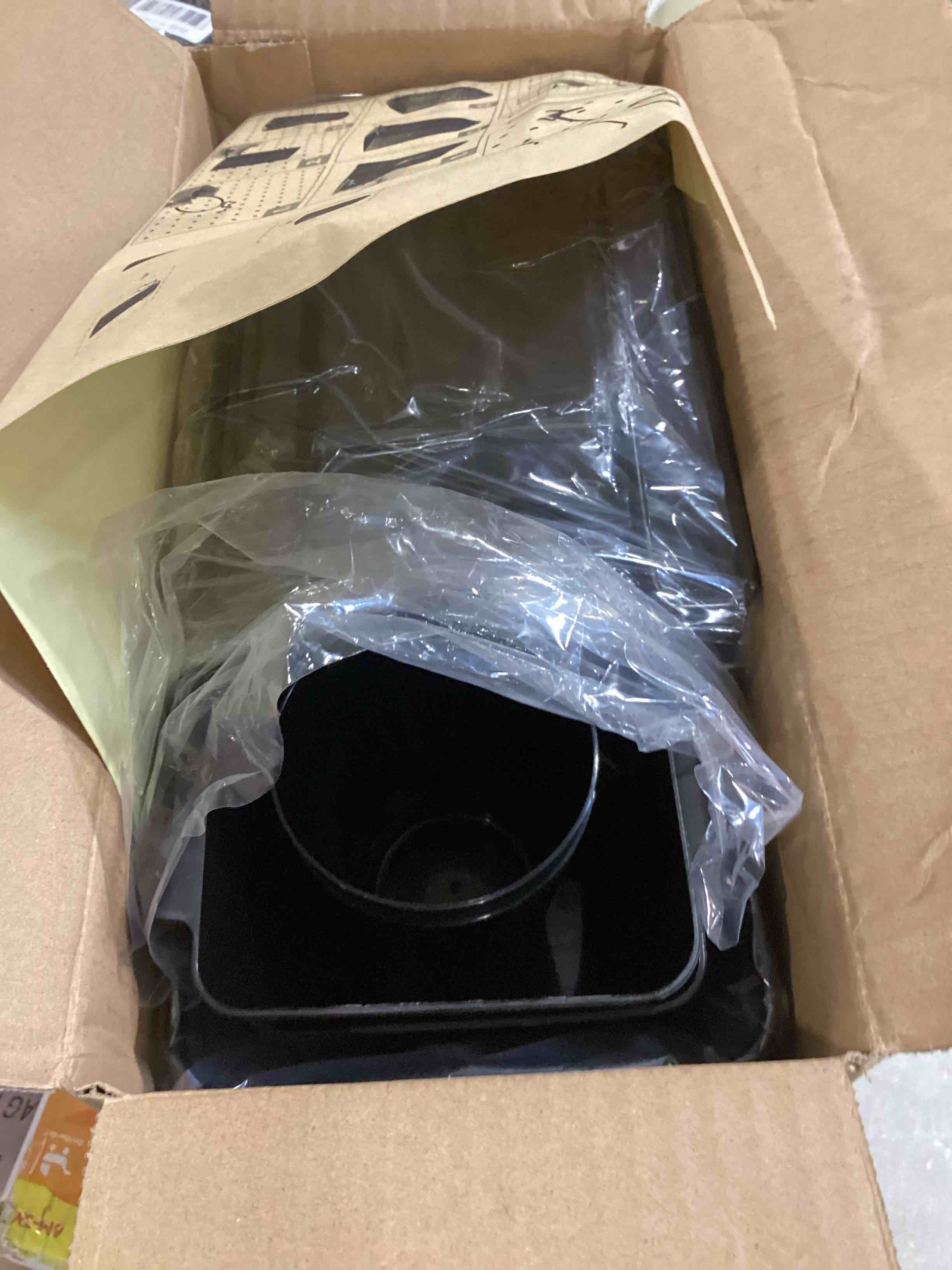 https://s3.amazonaws.com/lotting-images-prod/bidfta/GRA2374979_1756825483393.jpeg