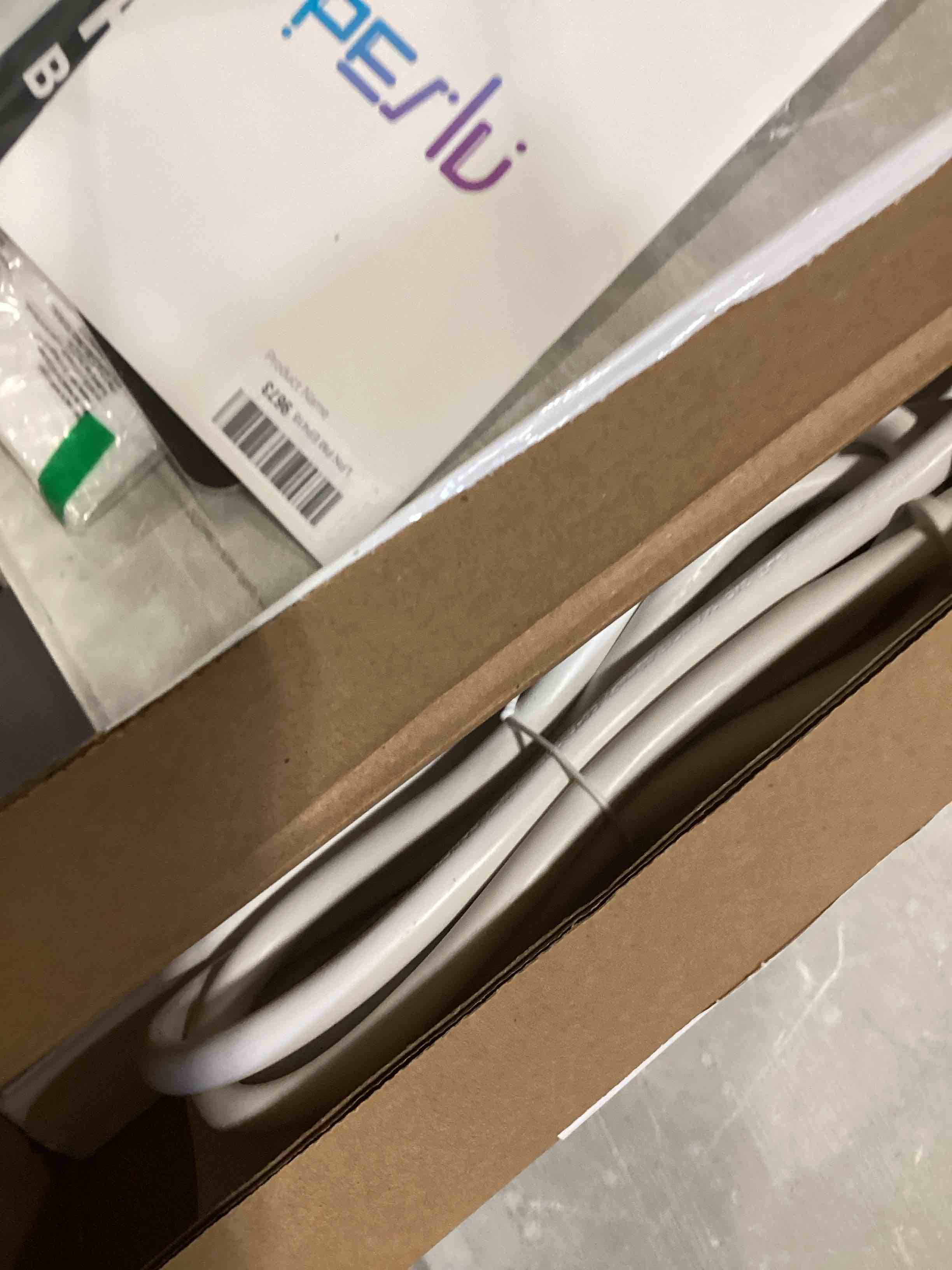 https://s3.amazonaws.com/lotting-images-prod/bidfta/GRA2375017_1756831425351.jpeg