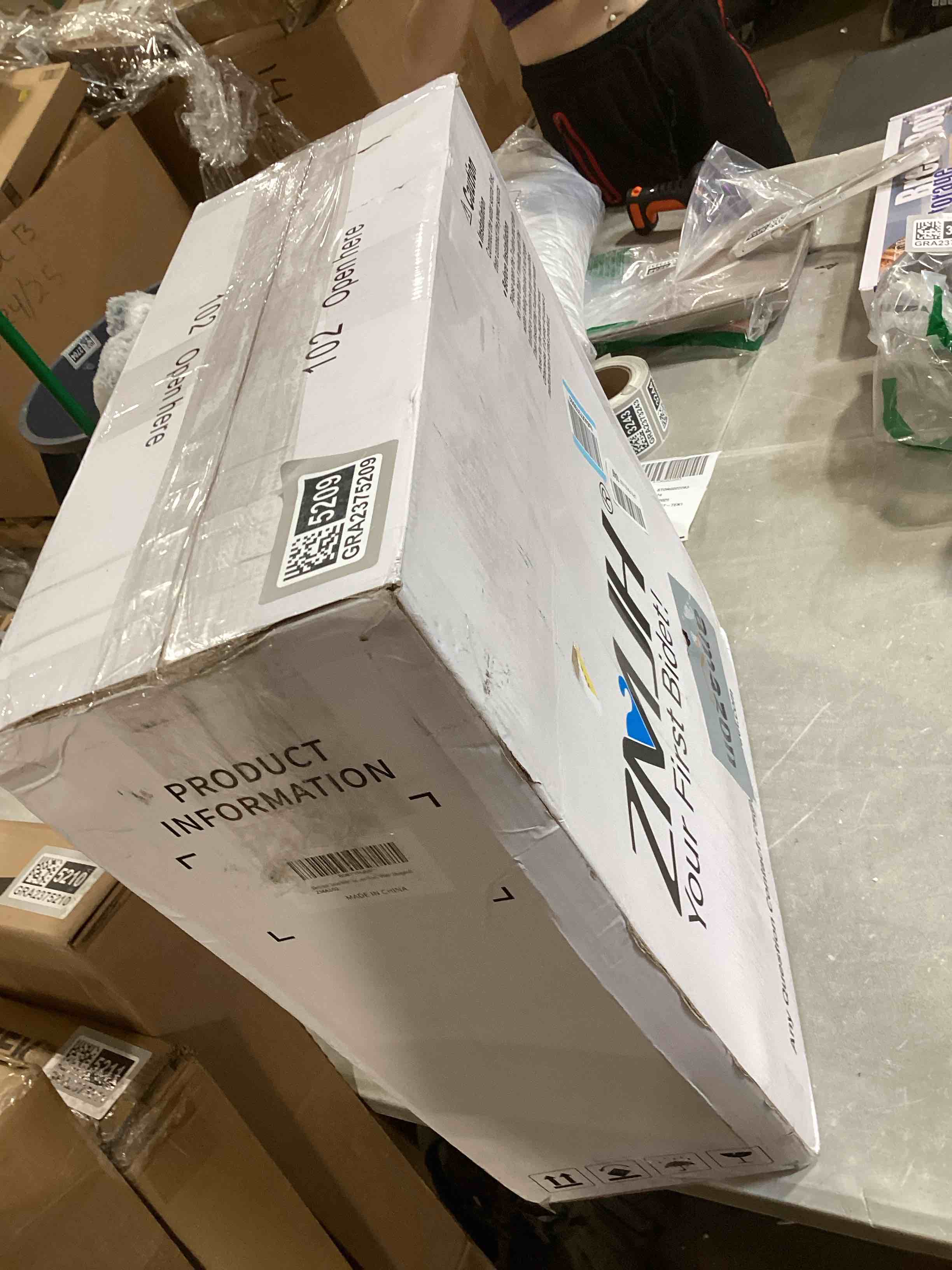 https://s3.amazonaws.com/lotting-images-prod/bidfta/GRA2375209_1756912329780.jpeg