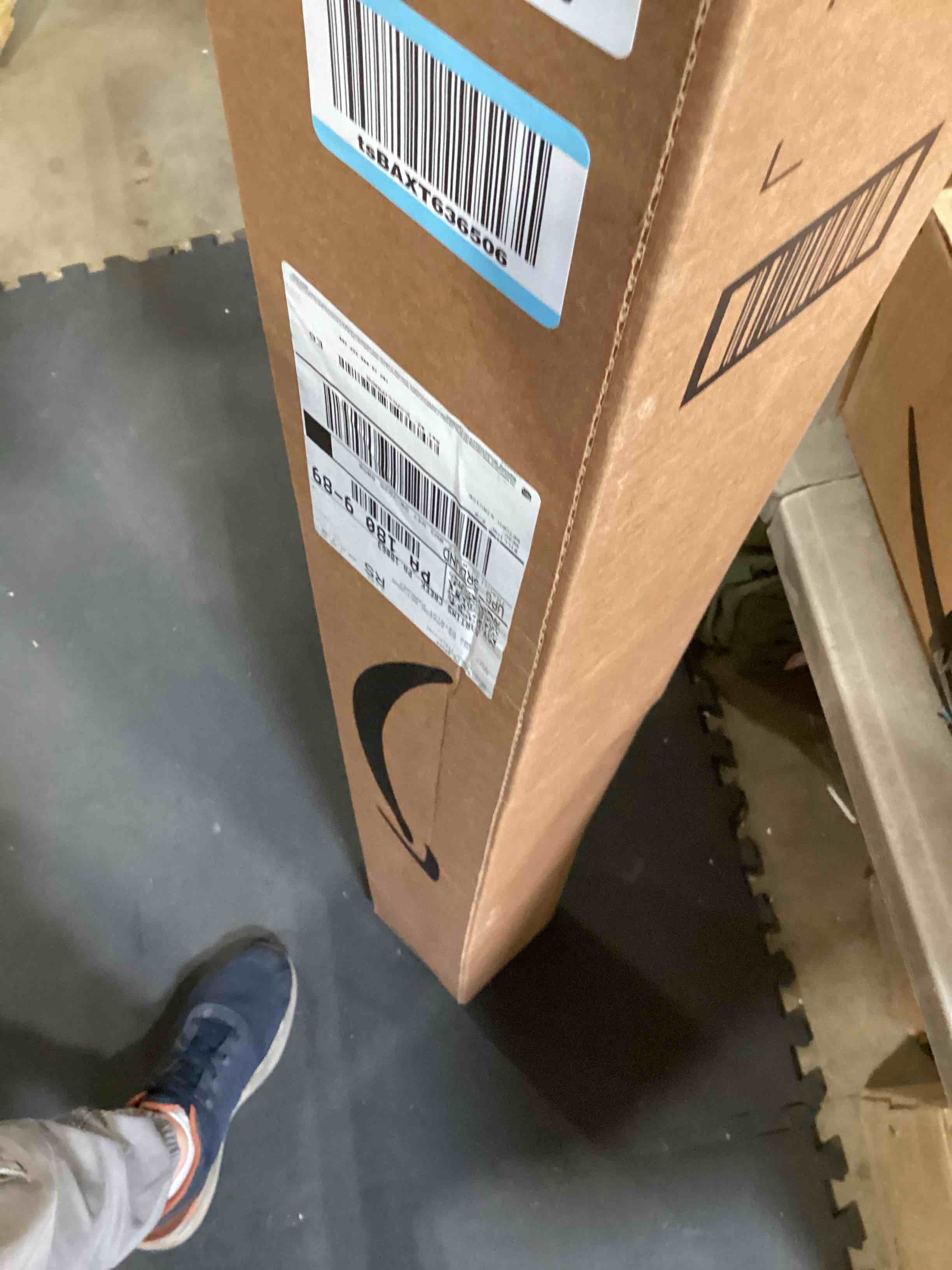https://s3.amazonaws.com/lotting-images-prod/bidfta/GRA2375221_1756915790517.jpeg