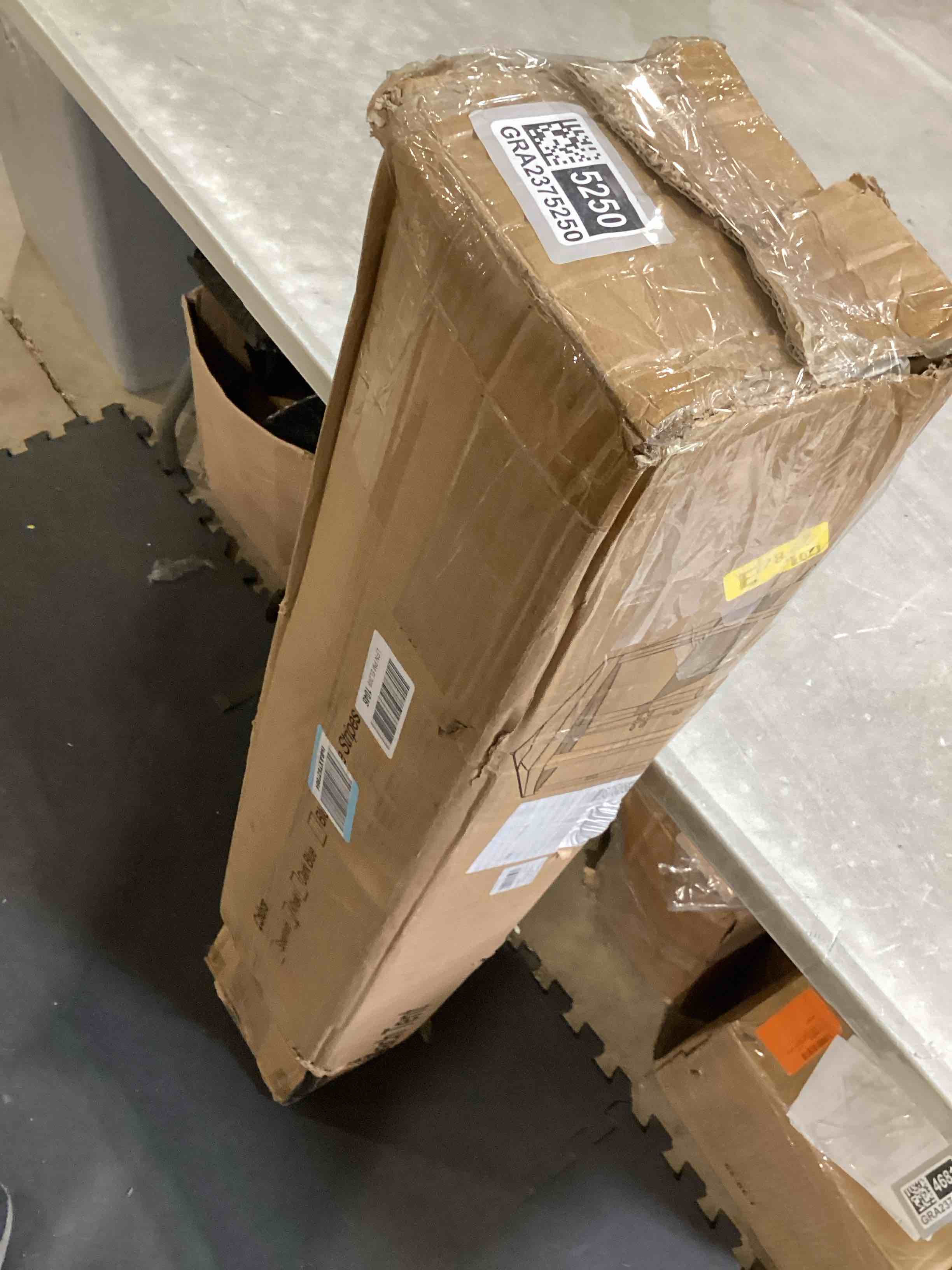 https://s3.amazonaws.com/lotting-images-prod/bidfta/GRA2375250_1756918614616.jpeg