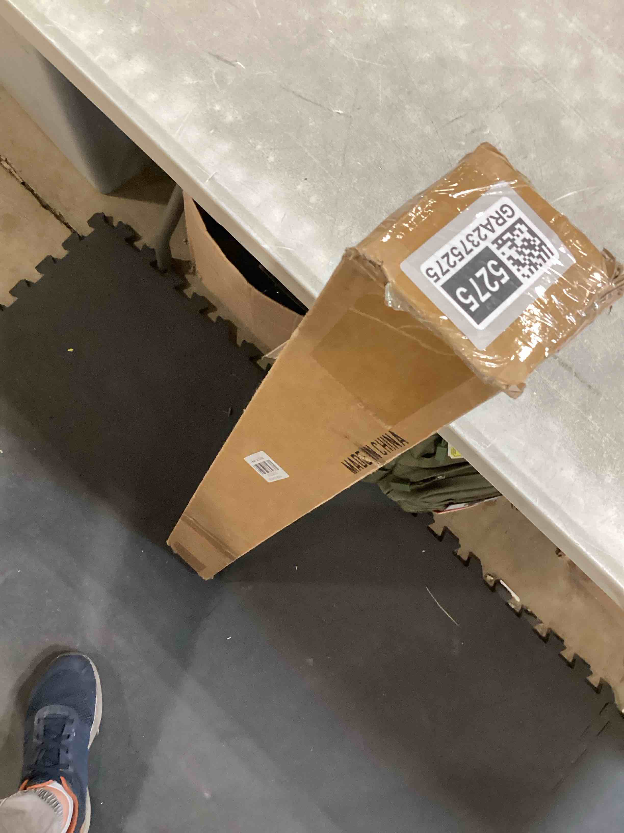 https://s3.amazonaws.com/lotting-images-prod/bidfta/GRA2375275_1756924117427.jpeg