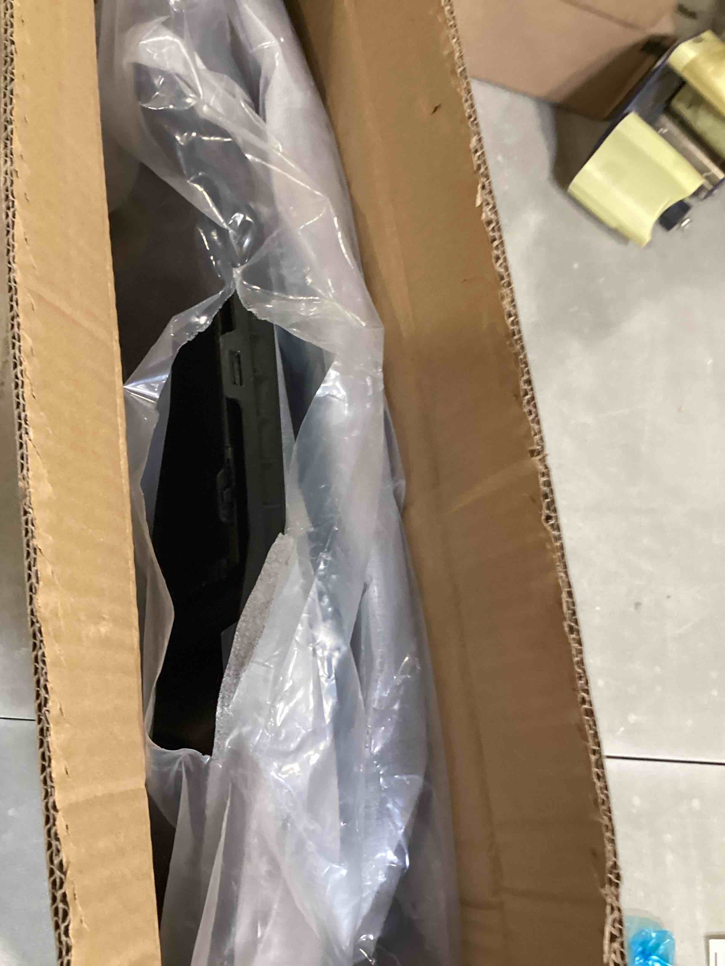 https://s3.amazonaws.com/lotting-images-prod/bidfta/GRA2375281_1756925112632.jpeg