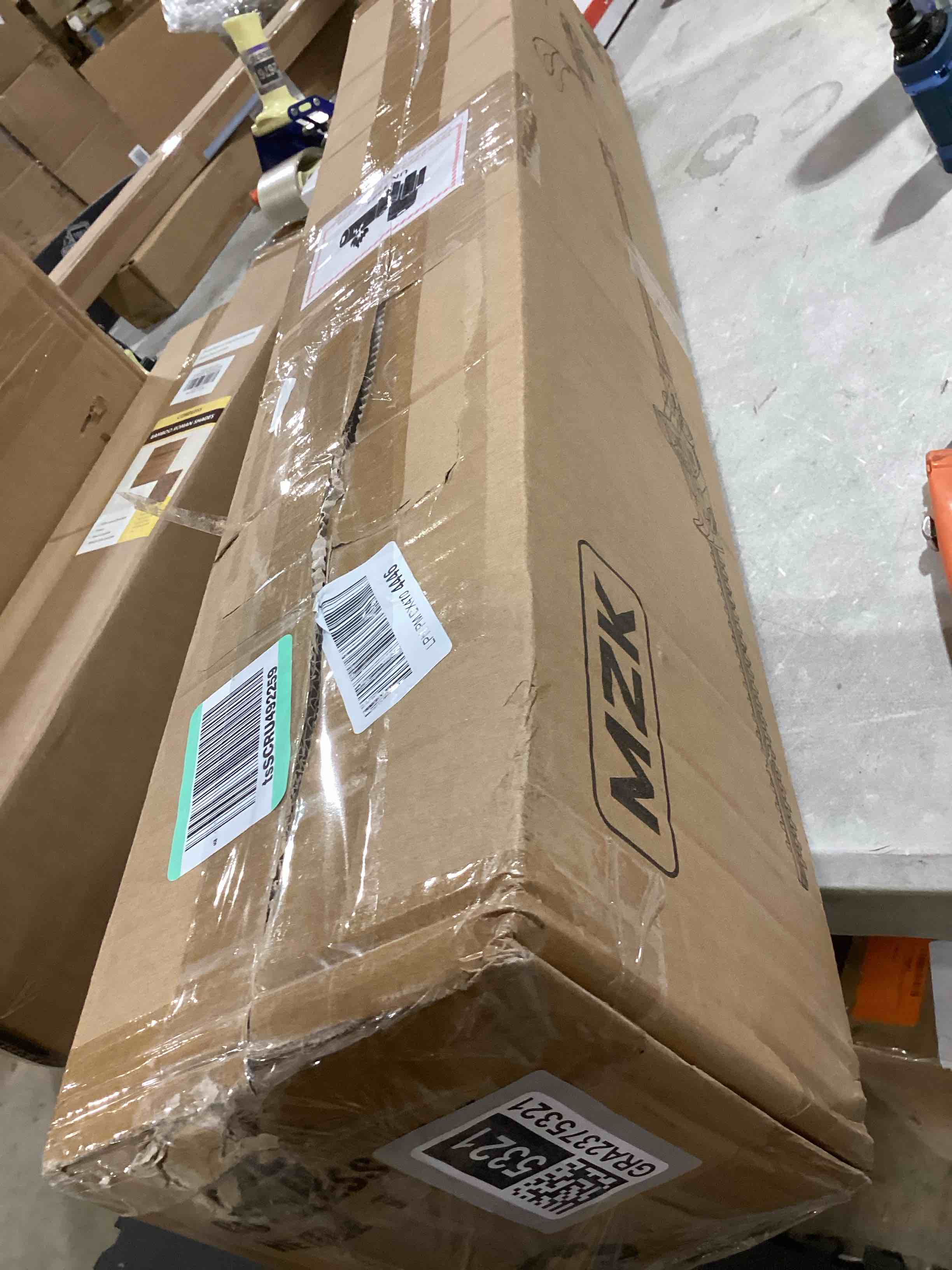 https://s3.amazonaws.com/lotting-images-prod/bidfta/GRA2375321_1756990006556.jpeg