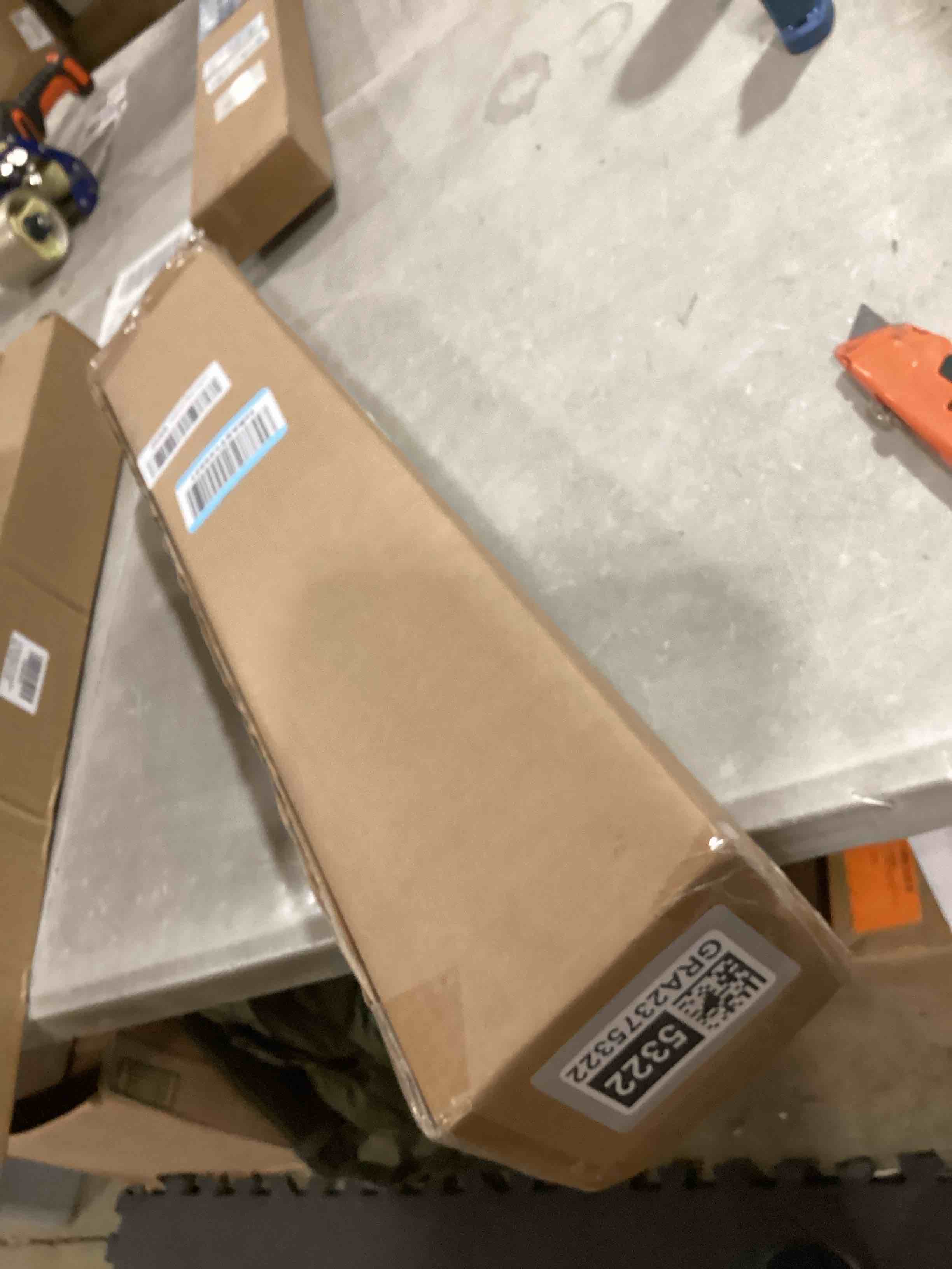 https://s3.amazonaws.com/lotting-images-prod/bidfta/GRA2375322_1756990050905.jpeg