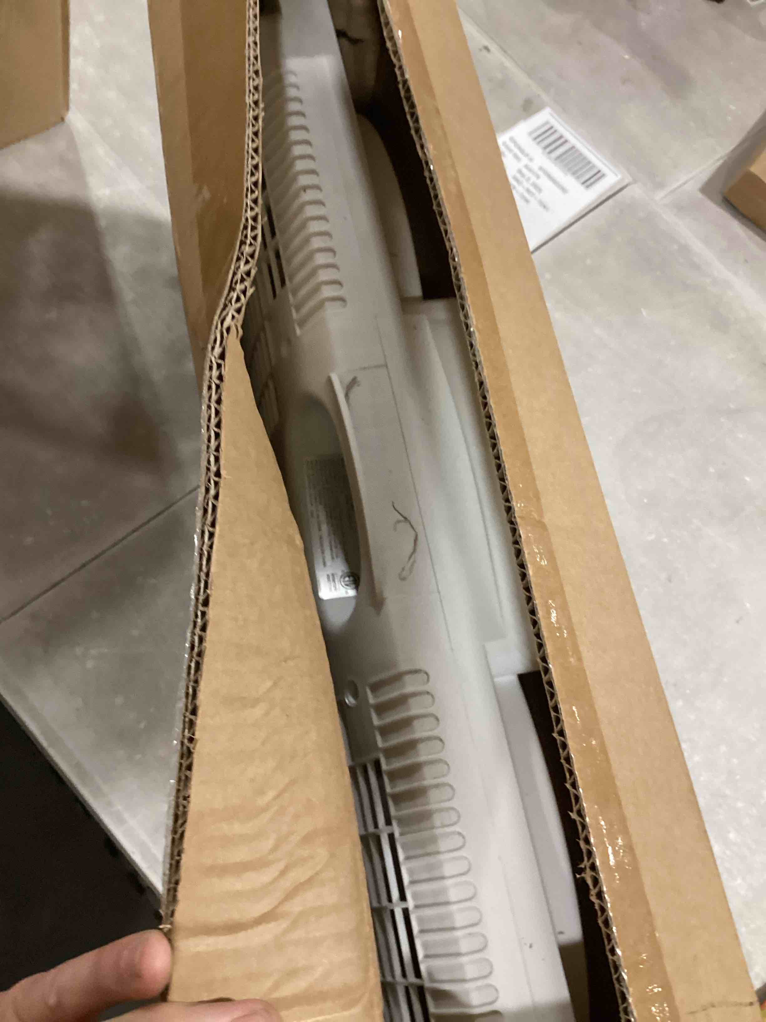 https://s3.amazonaws.com/lotting-images-prod/bidfta/GRA2375324_1756990138603.jpeg