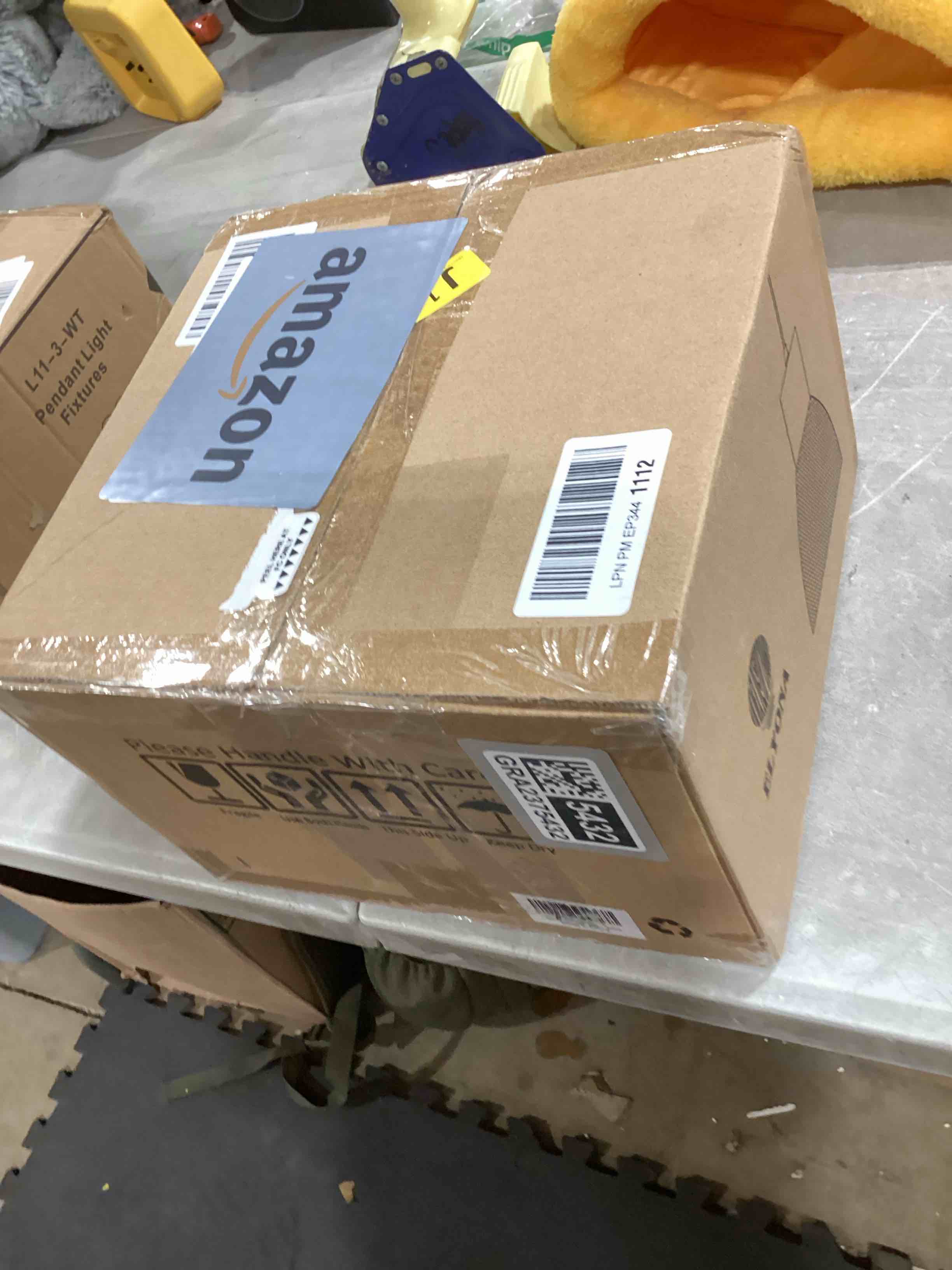 https://s3.amazonaws.com/lotting-images-prod/bidfta/GRA2375432_1757002952169.jpeg