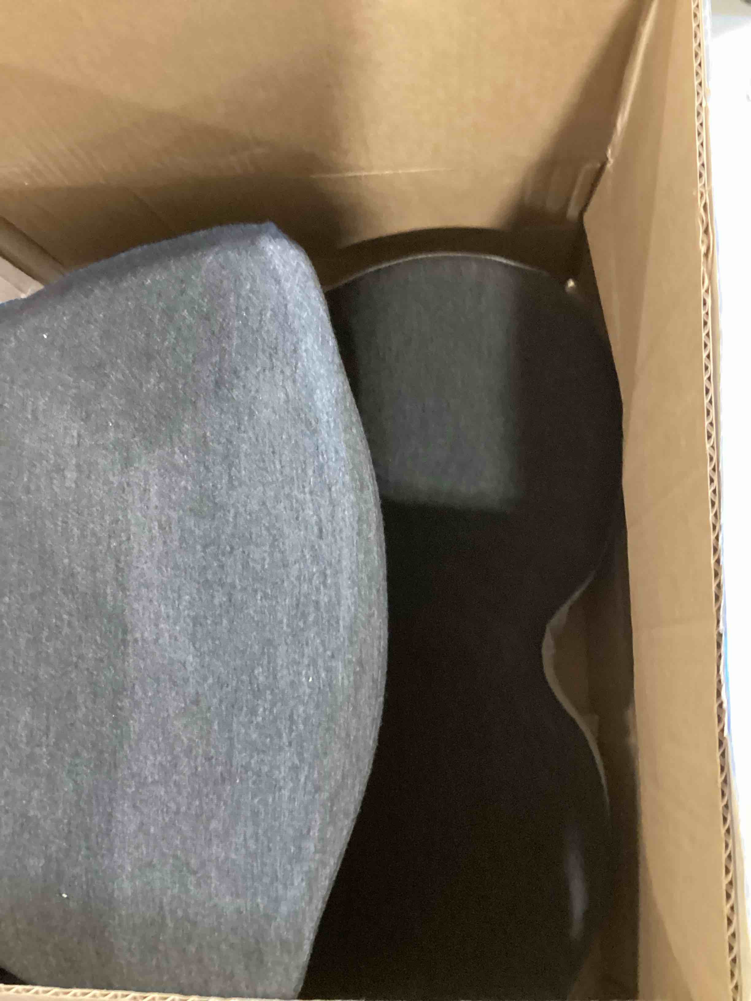 https://s3.amazonaws.com/lotting-images-prod/bidfta/GRA2375520_1757010464175.jpeg