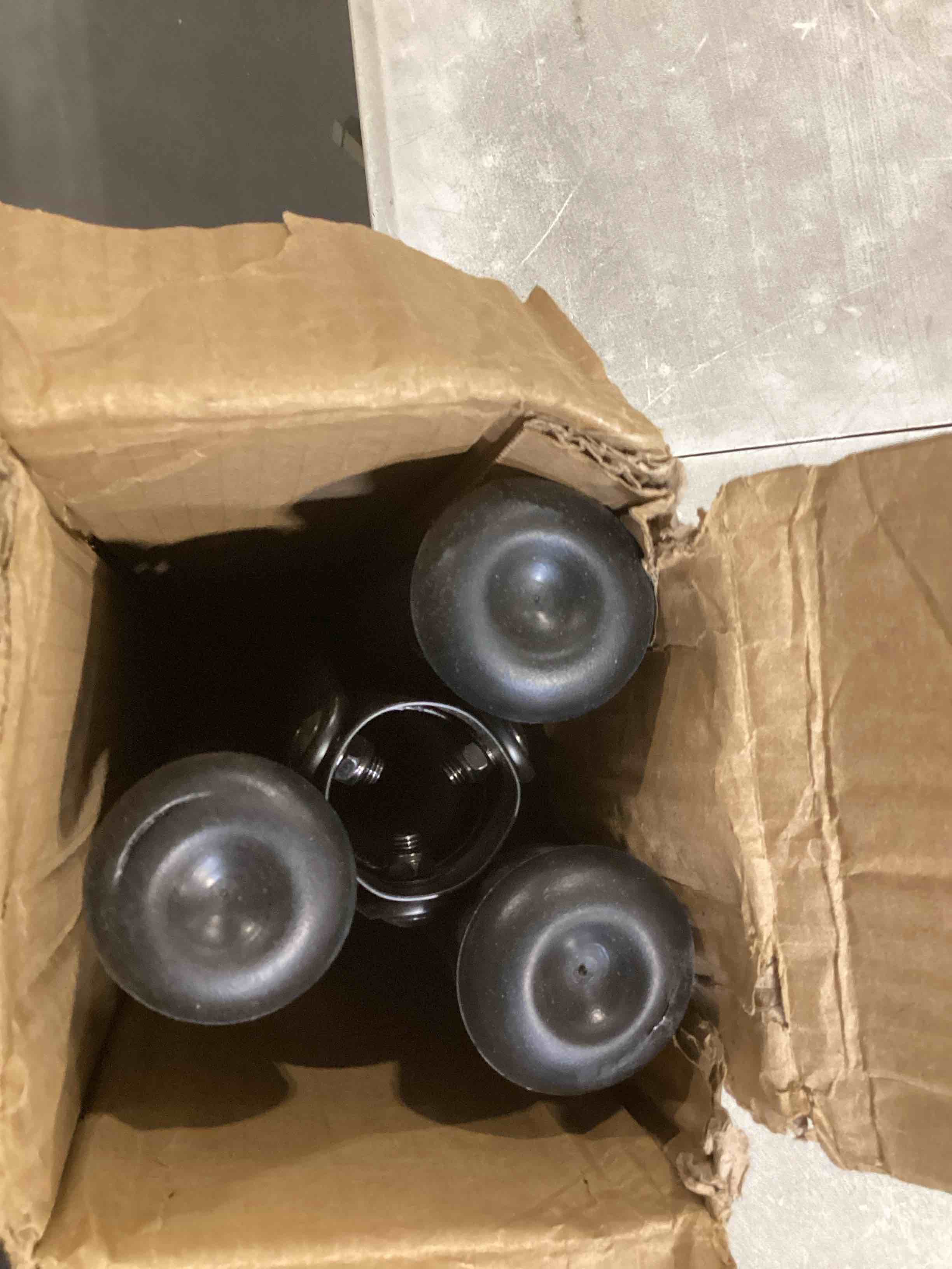 https://s3.amazonaws.com/lotting-images-prod/bidfta/GRA2375526_1757010874478.jpeg