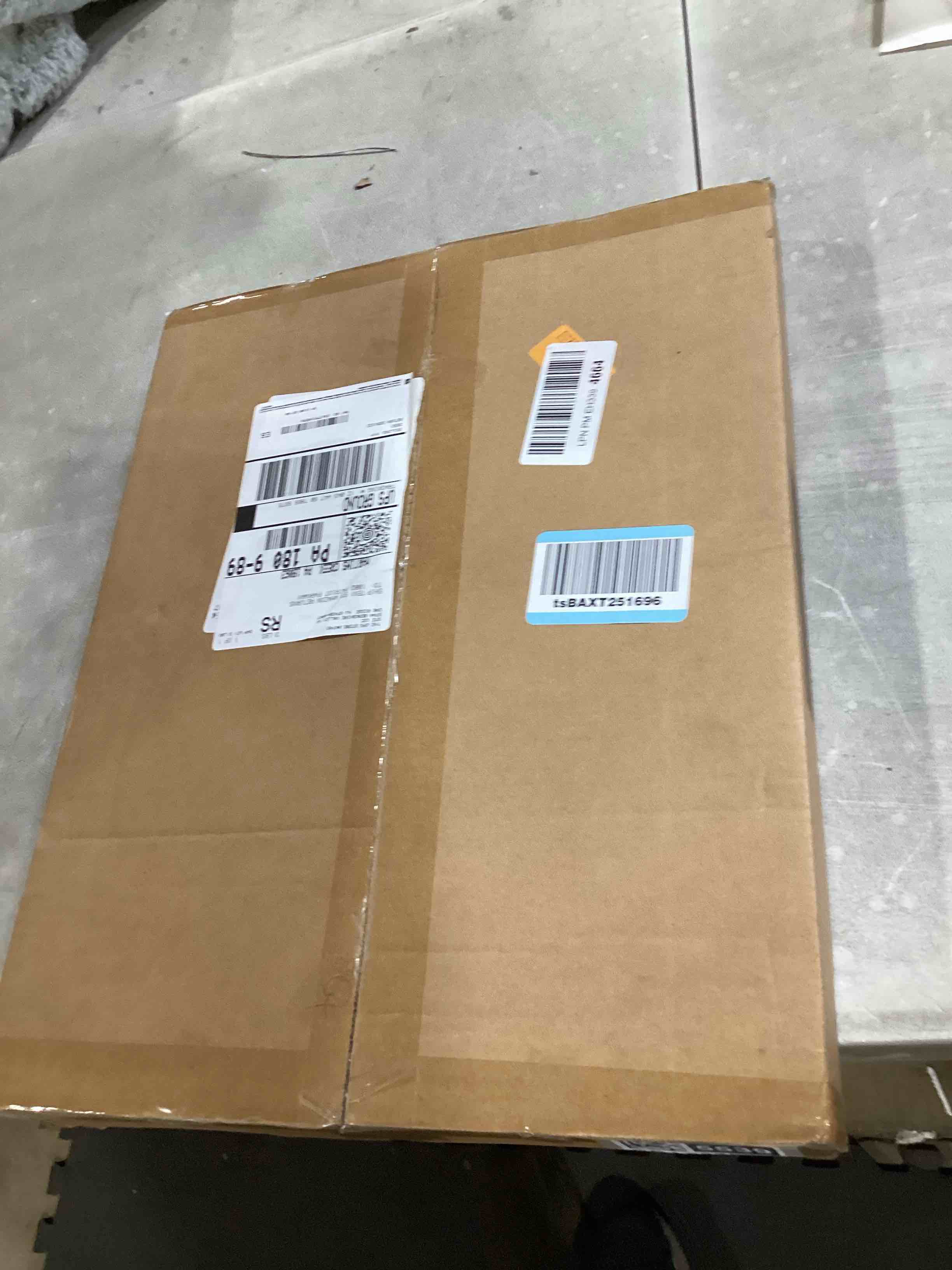 https://s3.amazonaws.com/lotting-images-prod/bidfta/GRA2375539_1757013724820.jpeg