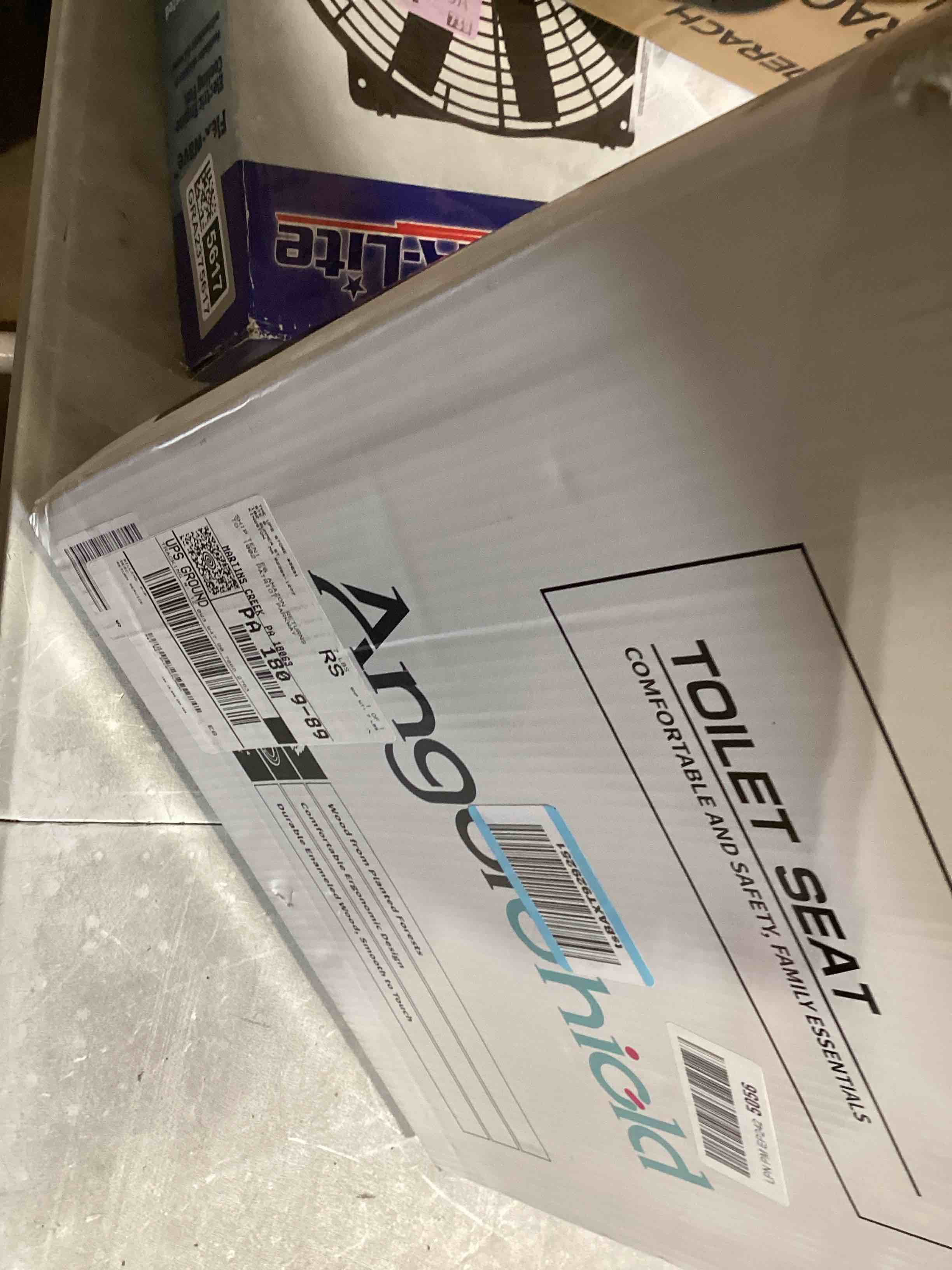 https://s3.amazonaws.com/lotting-images-prod/bidfta/GRA2375614_1757091183314.jpeg