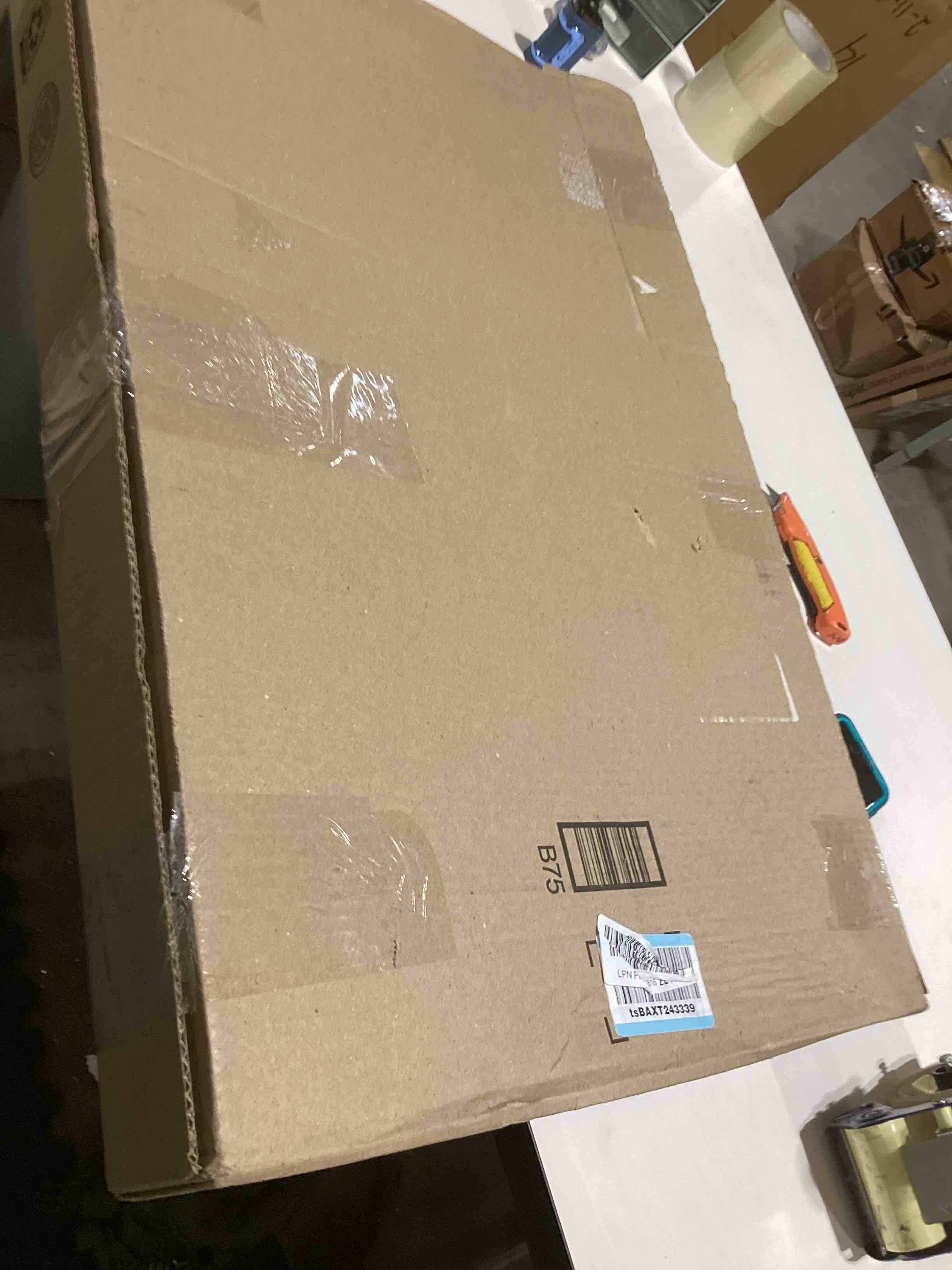https://s3.amazonaws.com/lotting-images-prod/bidfta/GRA2375725_1757335228670.jpeg