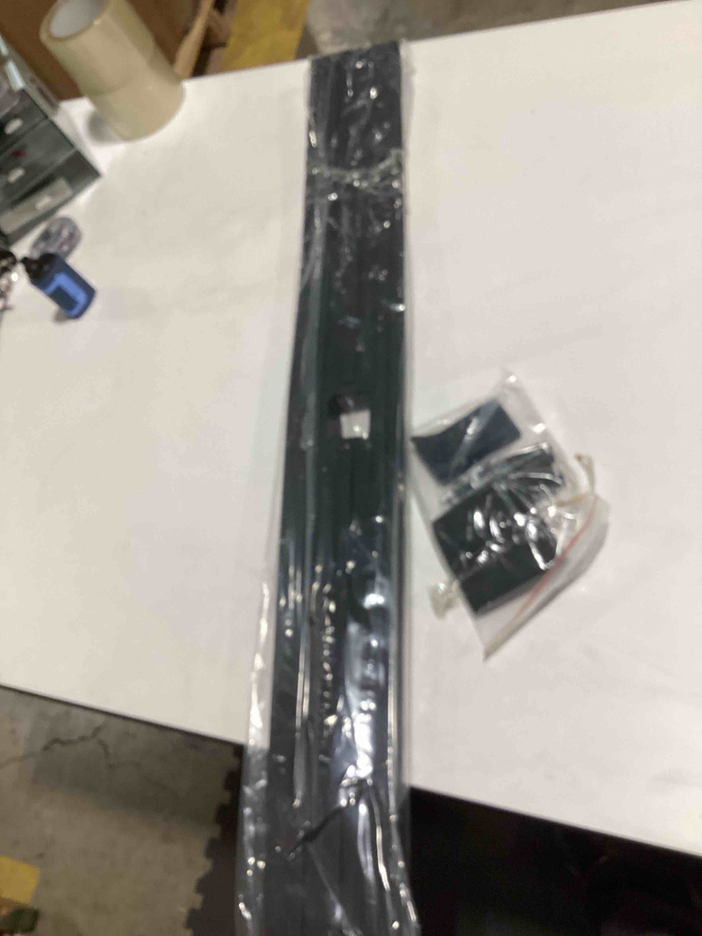 https://s3.amazonaws.com/lotting-images-prod/bidfta/GRA2375729_1757335500476.jpeg