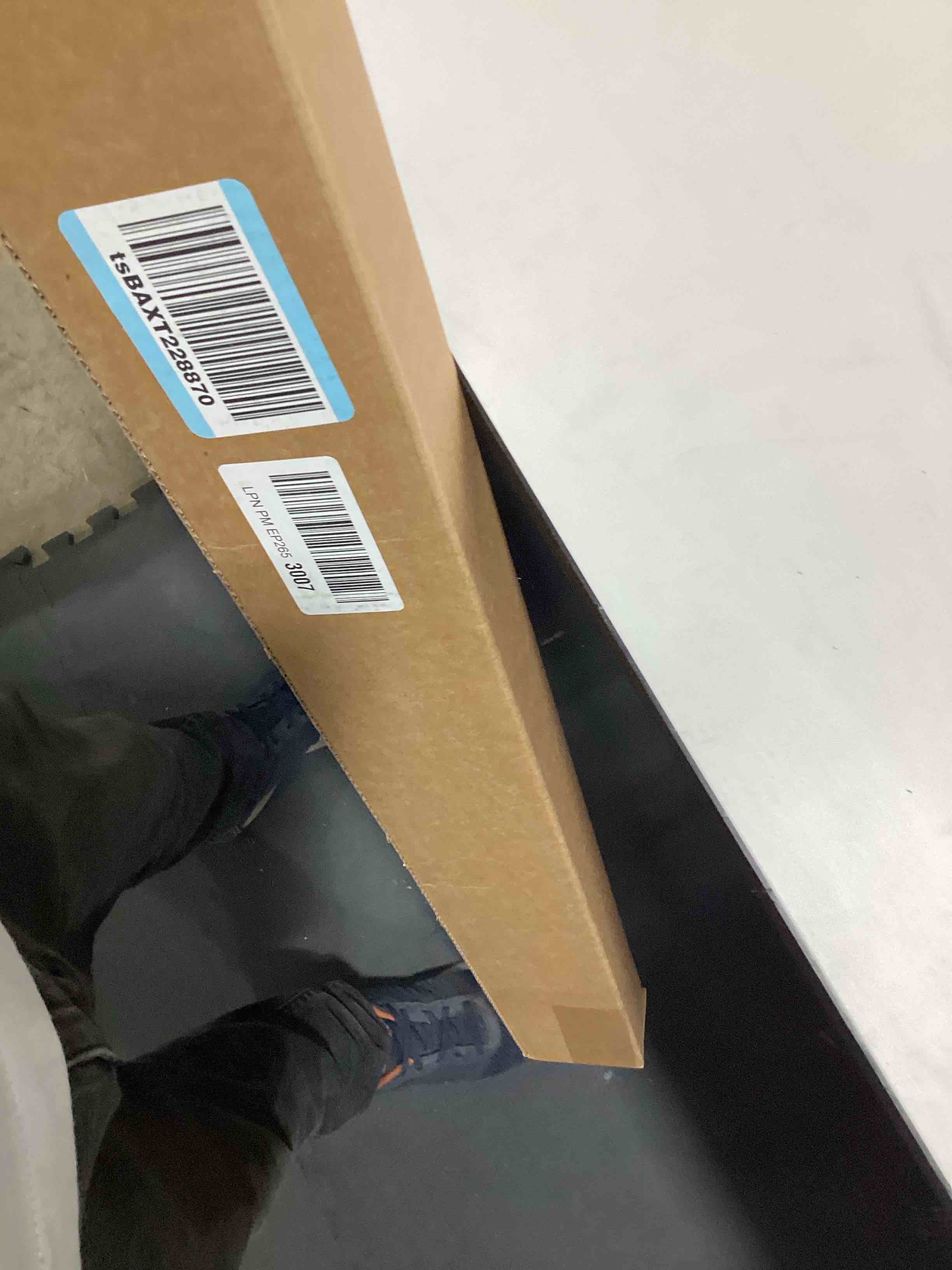https://s3.amazonaws.com/lotting-images-prod/bidfta/GRA2375778_1757341283164.jpeg