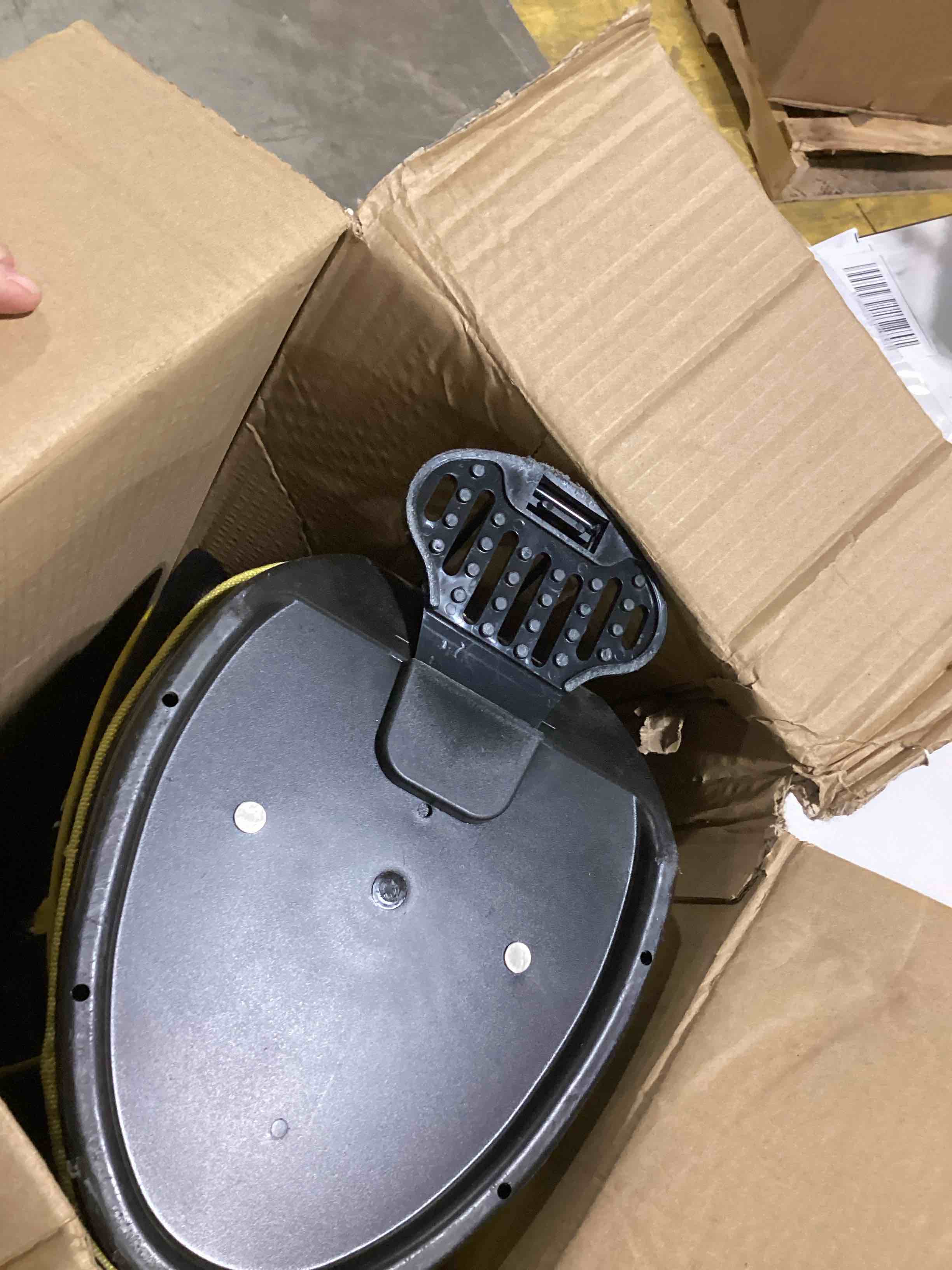 https://s3.amazonaws.com/lotting-images-prod/bidfta/GRA2375842_1757415881253.jpeg