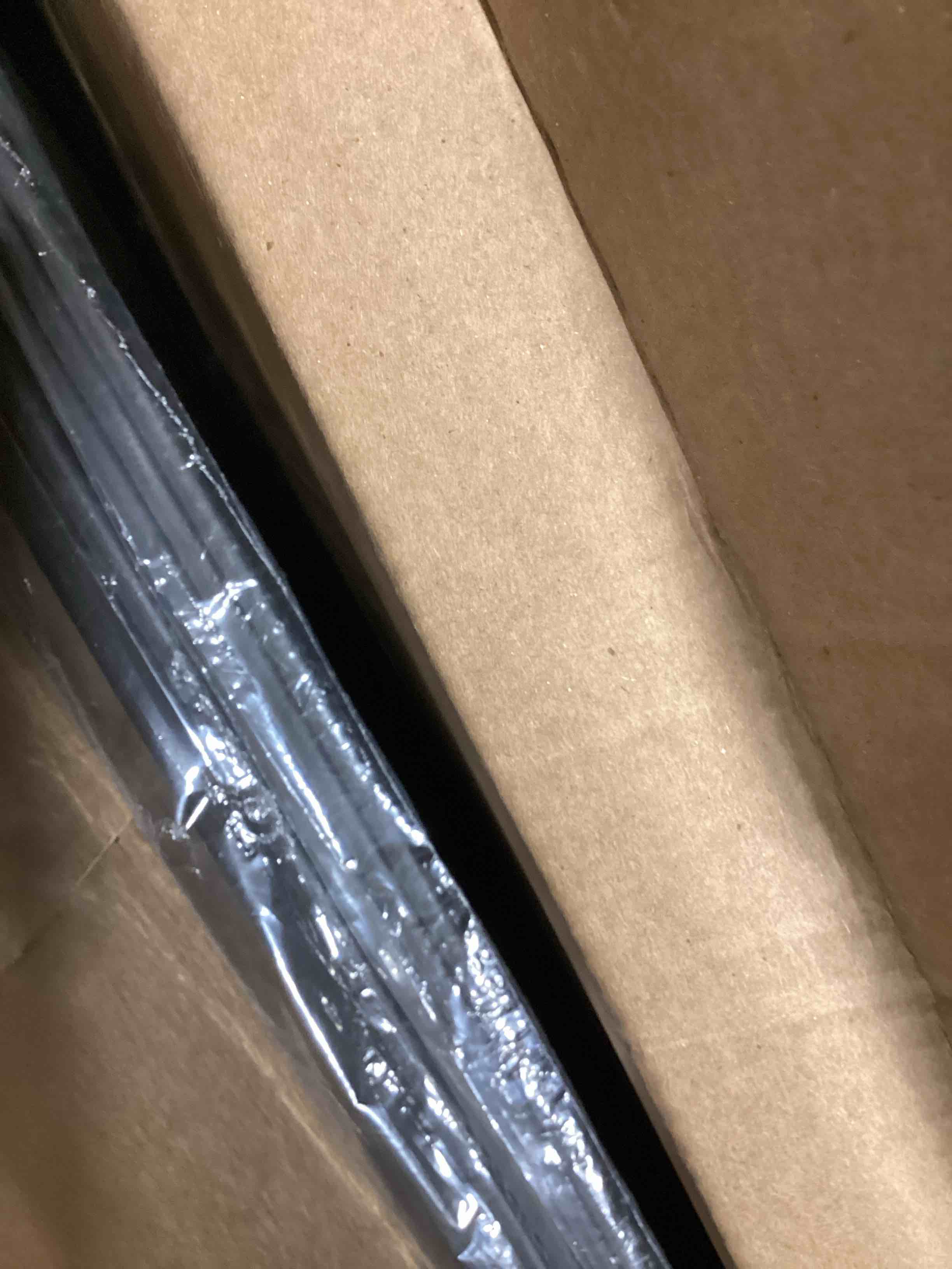 https://s3.amazonaws.com/lotting-images-prod/bidfta/GRA2375897_1757421792612.jpeg