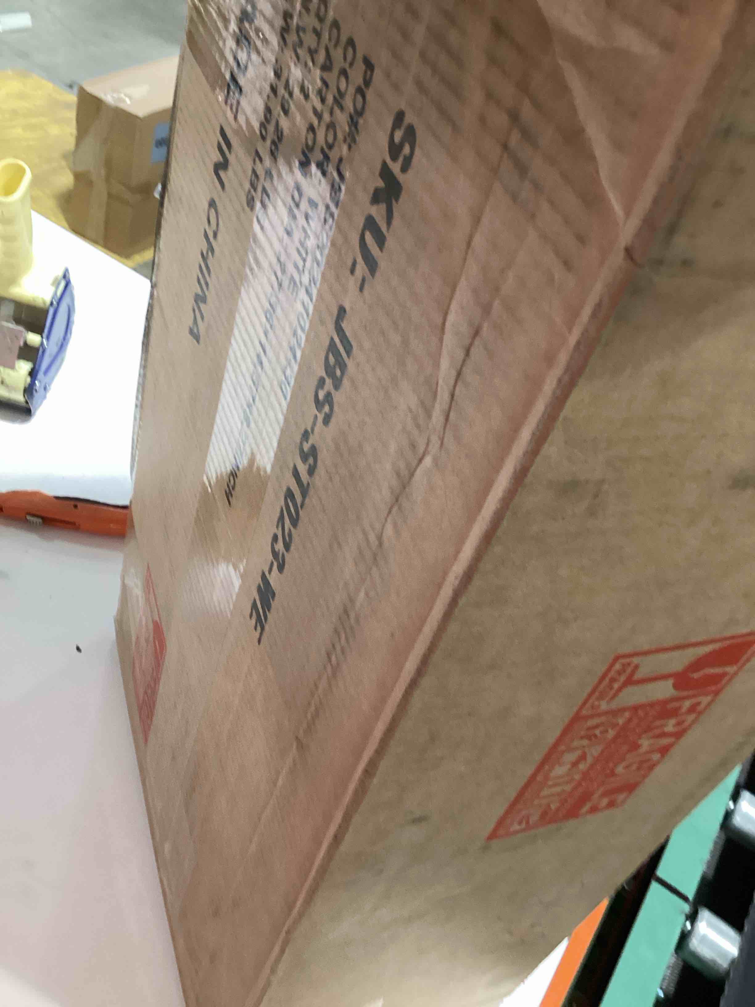 https://s3.amazonaws.com/lotting-images-prod/bidfta/GRA2375955_1757428985671.jpeg
