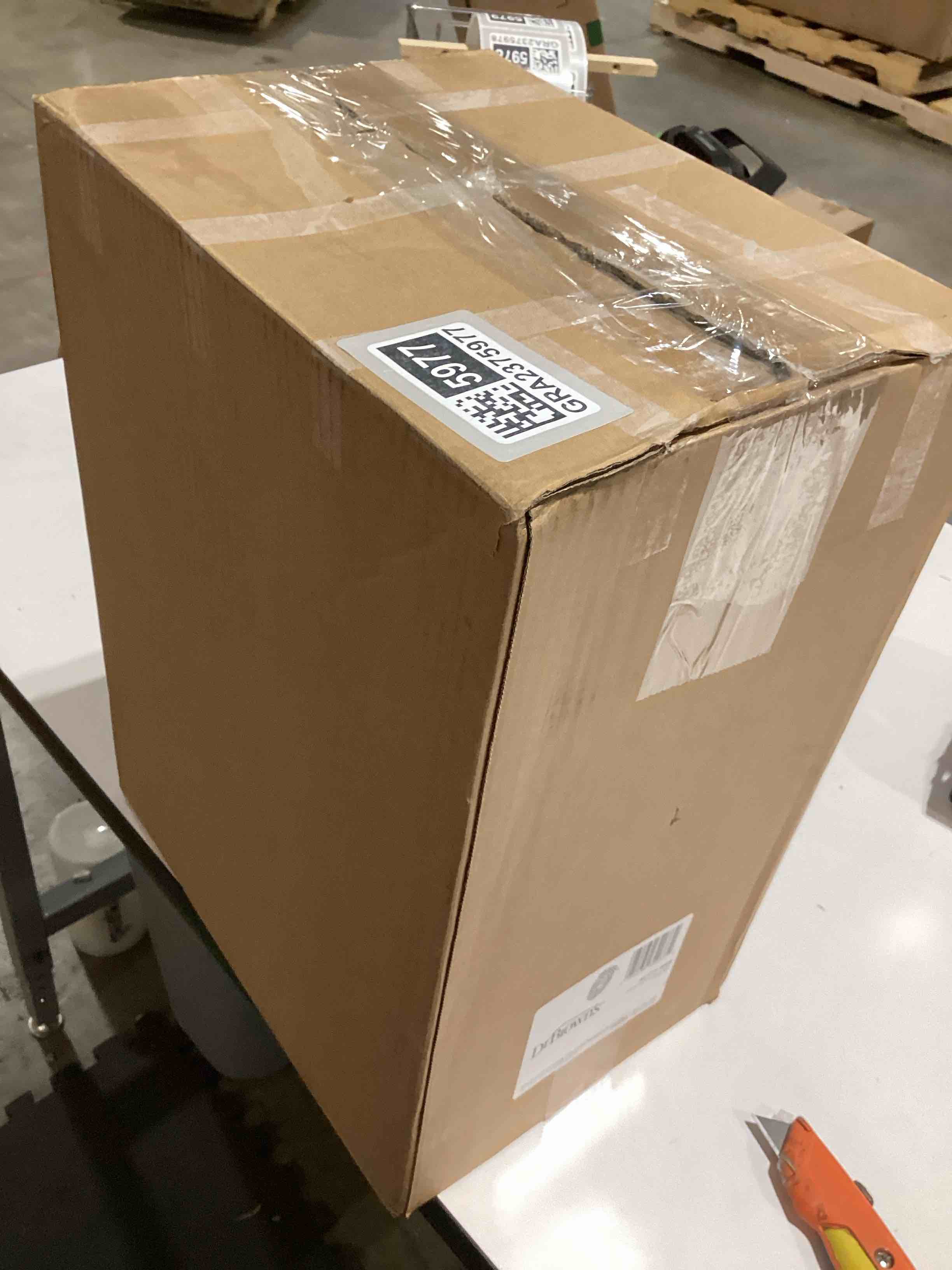 https://s3.amazonaws.com/lotting-images-prod/bidfta/GRA2375977_1757431018460.jpeg