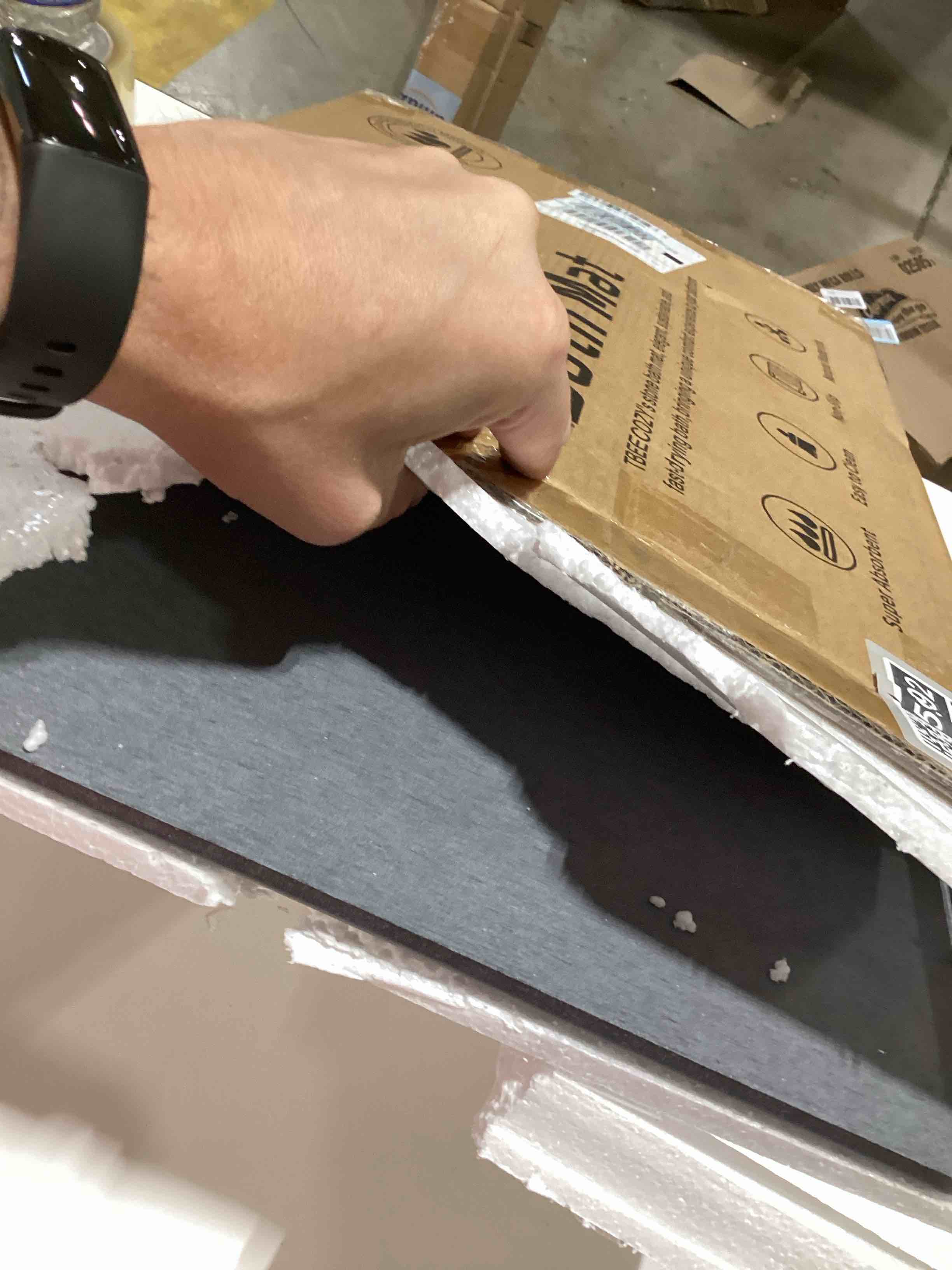 https://s3.amazonaws.com/lotting-images-prod/bidfta/GRA2375992_1757435176396.jpeg