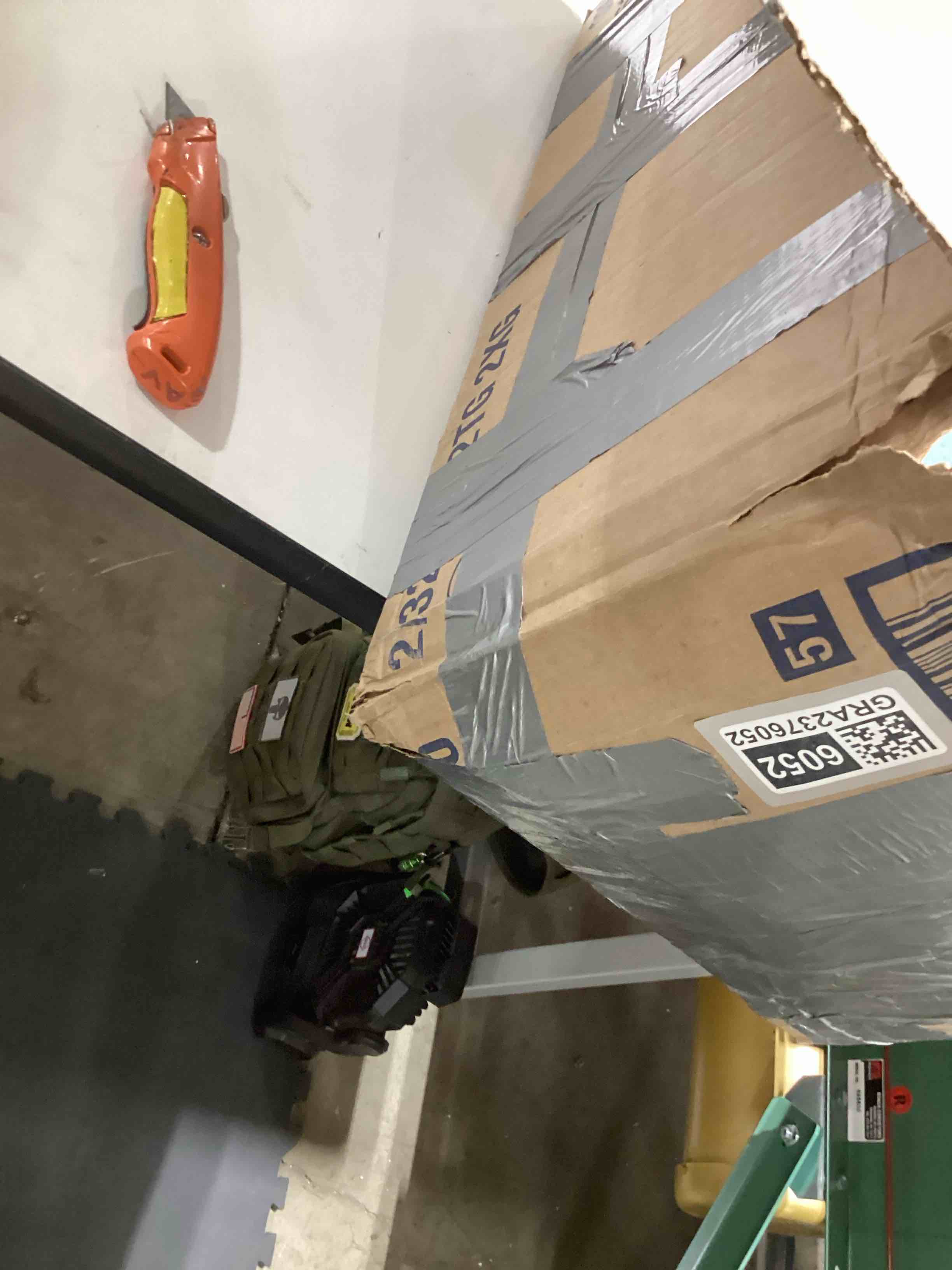 https://s3.amazonaws.com/lotting-images-prod/bidfta/GRA2376052_1757502386268.jpeg