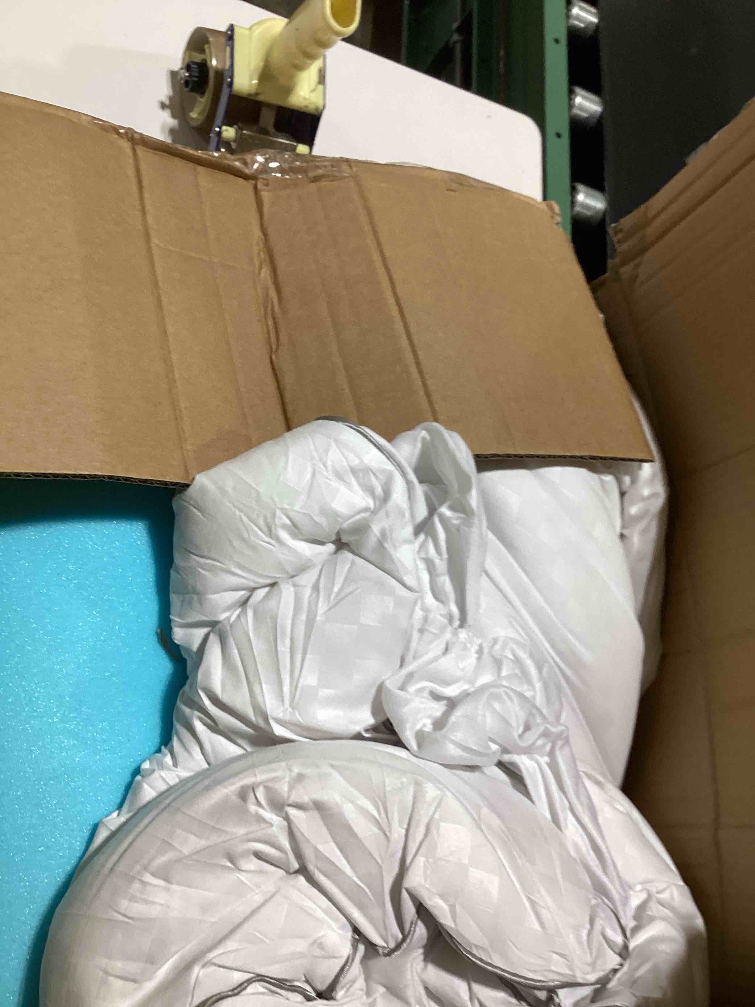https://s3.amazonaws.com/lotting-images-prod/bidfta/GRA2376111_1757509090326.jpeg