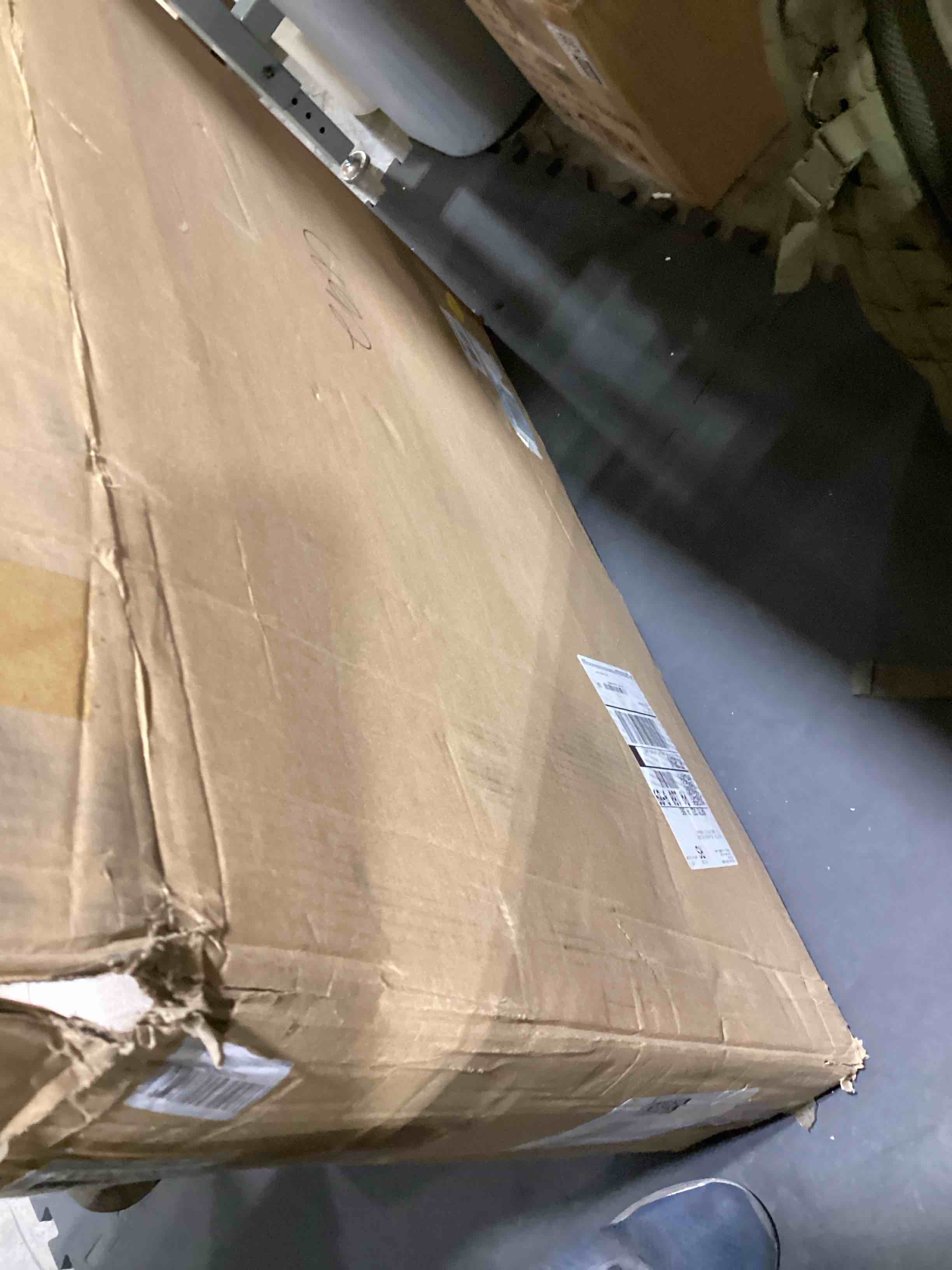 https://s3.amazonaws.com/lotting-images-prod/bidfta/GRA2376117_1757510922601.jpeg