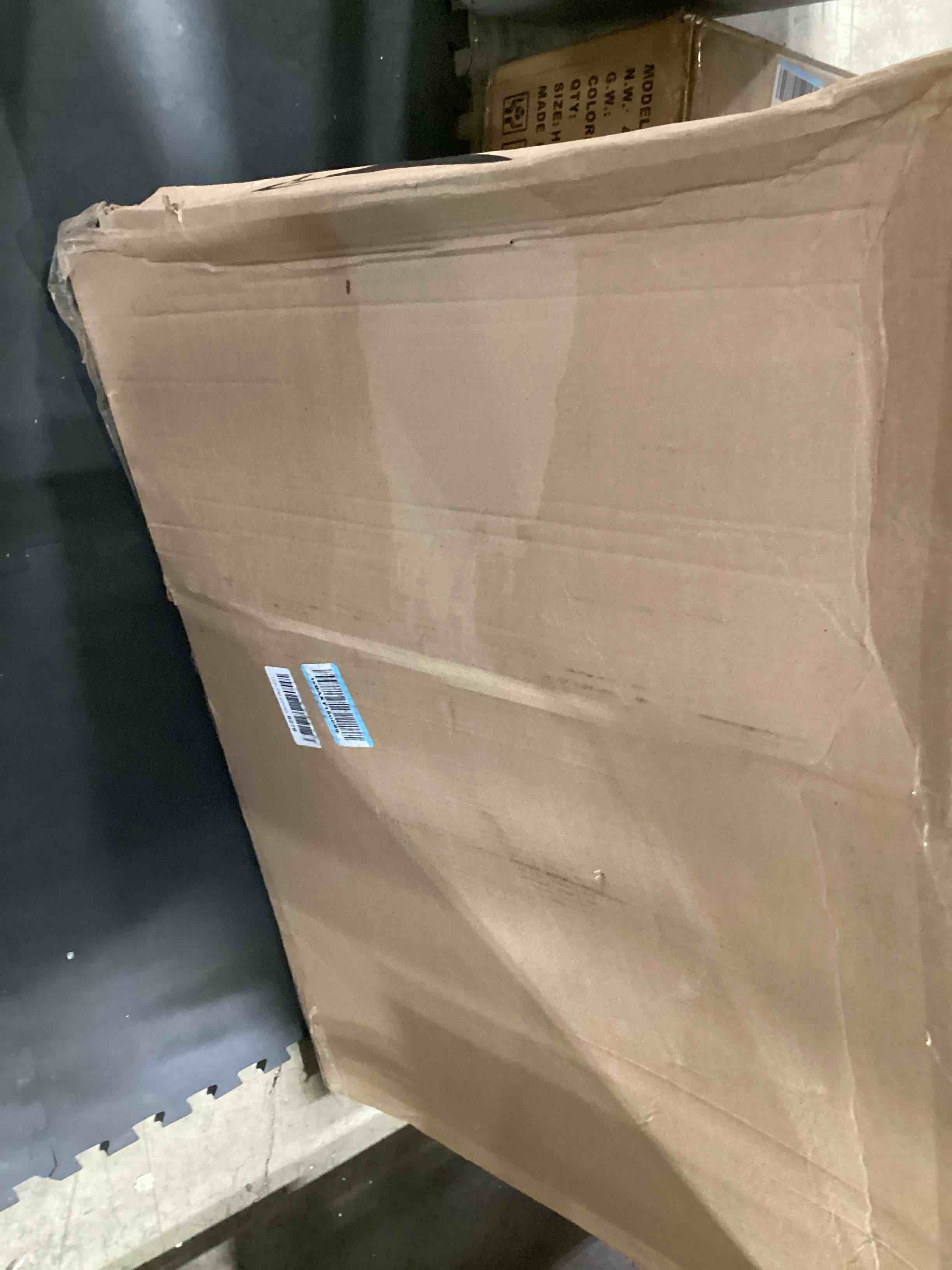 https://s3.amazonaws.com/lotting-images-prod/bidfta/GRA2376156_1757514034365.jpeg