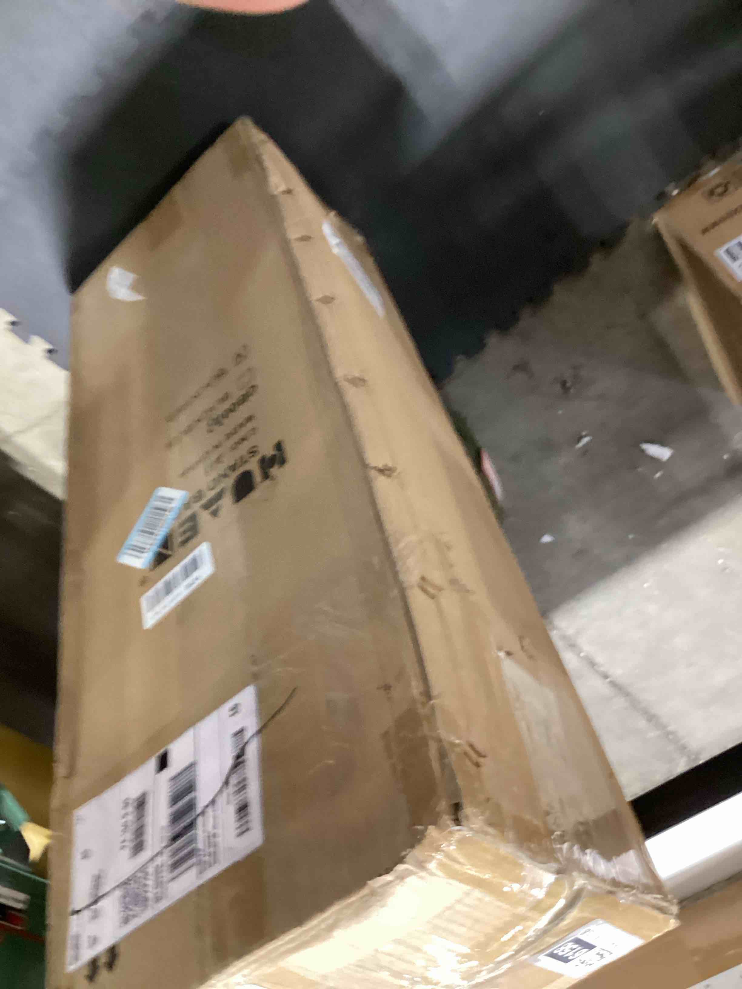https://s3.amazonaws.com/lotting-images-prod/bidfta/GRA2376158_1757514304842.jpeg