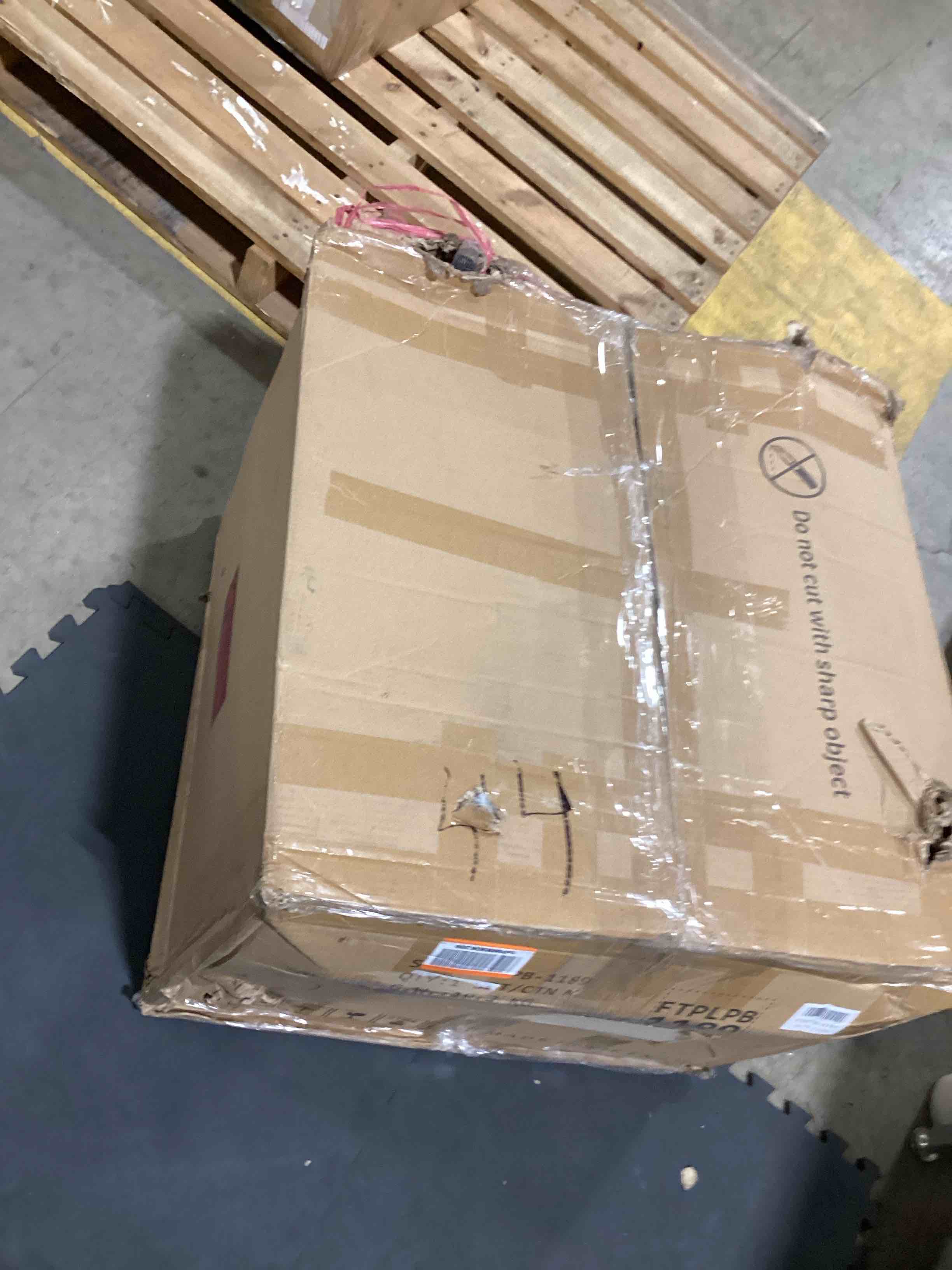 https://s3.amazonaws.com/lotting-images-prod/bidfta/GRA2376269_1757589720196.jpeg