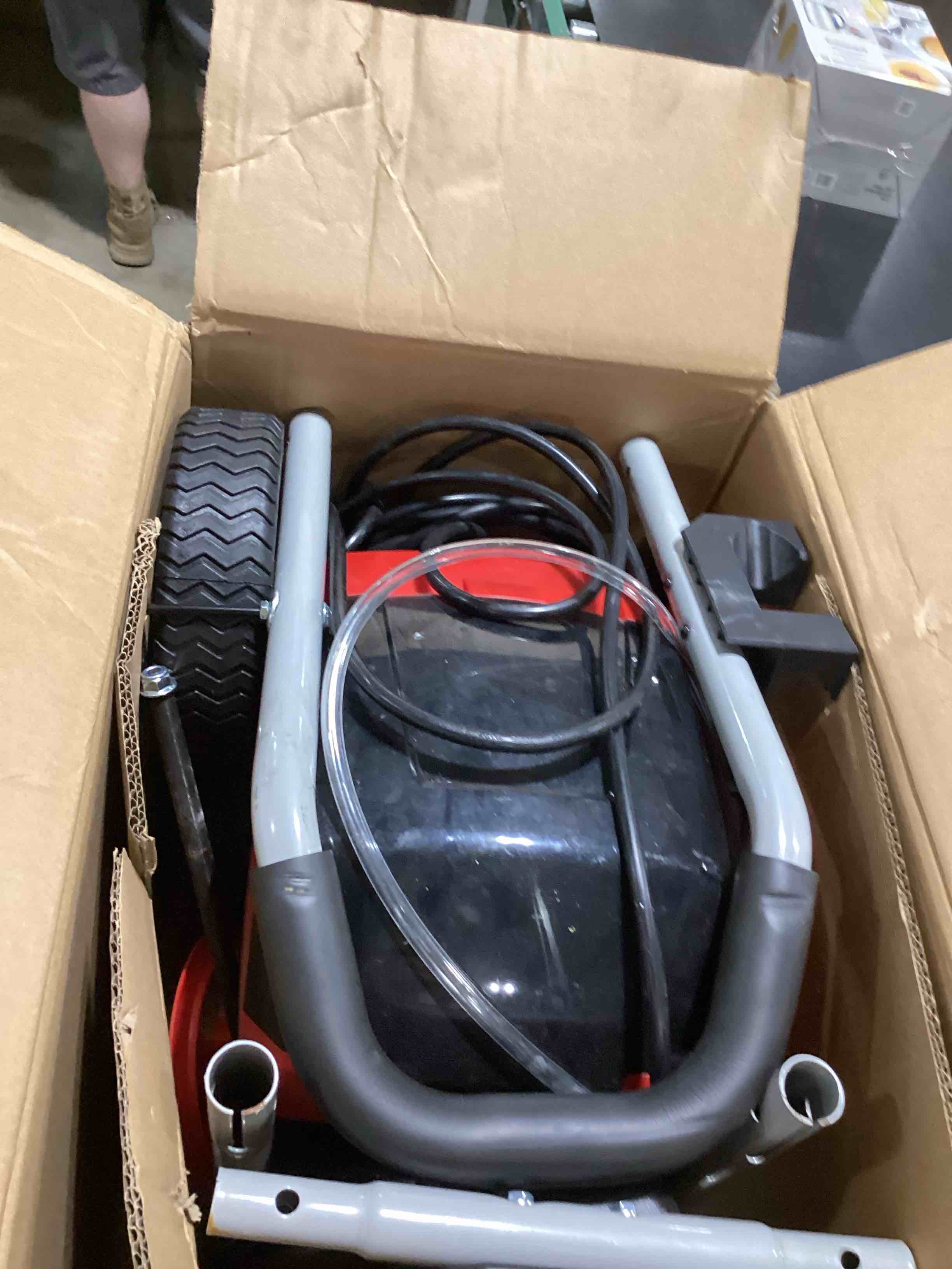 https://s3.amazonaws.com/lotting-images-prod/bidfta/GRA2376370_1757607078537.jpeg