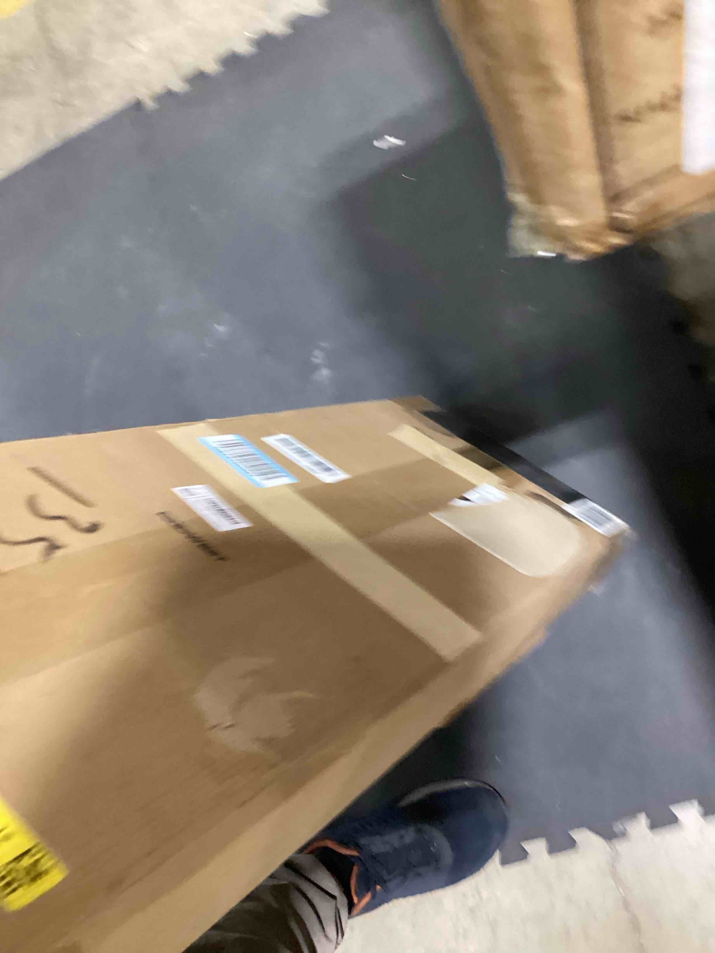 https://s3.amazonaws.com/lotting-images-prod/bidfta/GRA2376384_1757607969904.jpeg