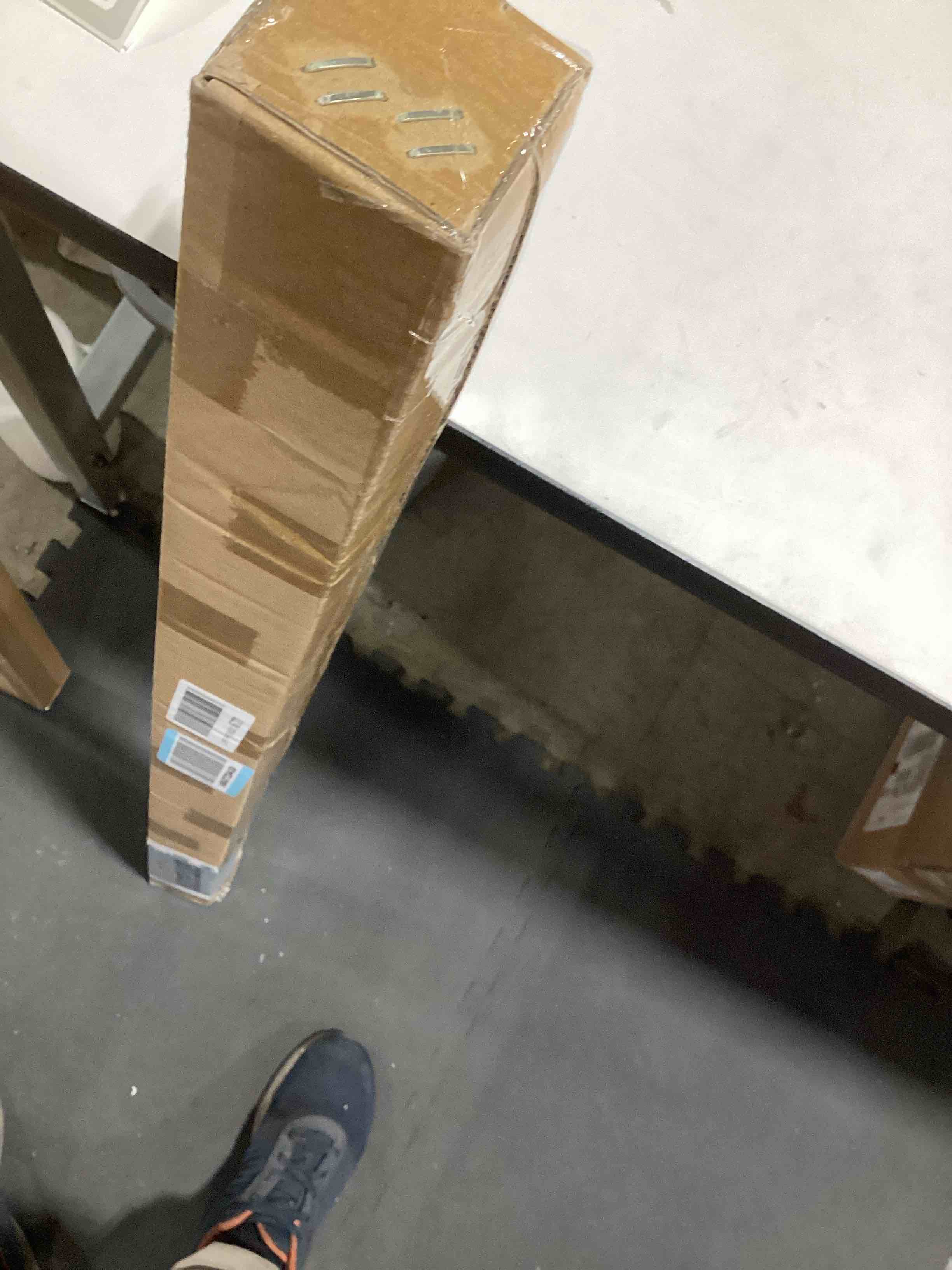 https://s3.amazonaws.com/lotting-images-prod/bidfta/GRA2376399_1757609435215.jpeg